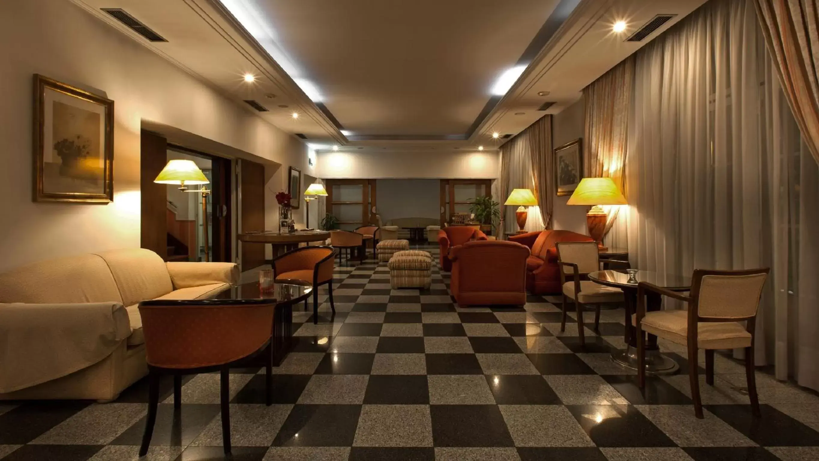 Lobby or reception, Lounge/Bar in Hotel Metropole