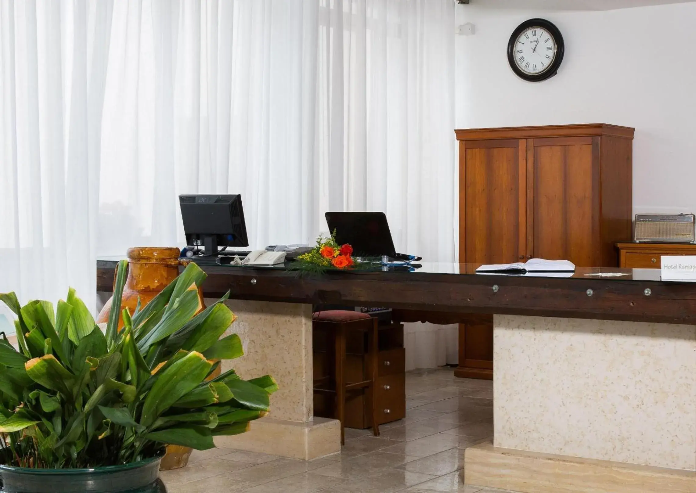 Lobby or reception in Hotel Ramapendula