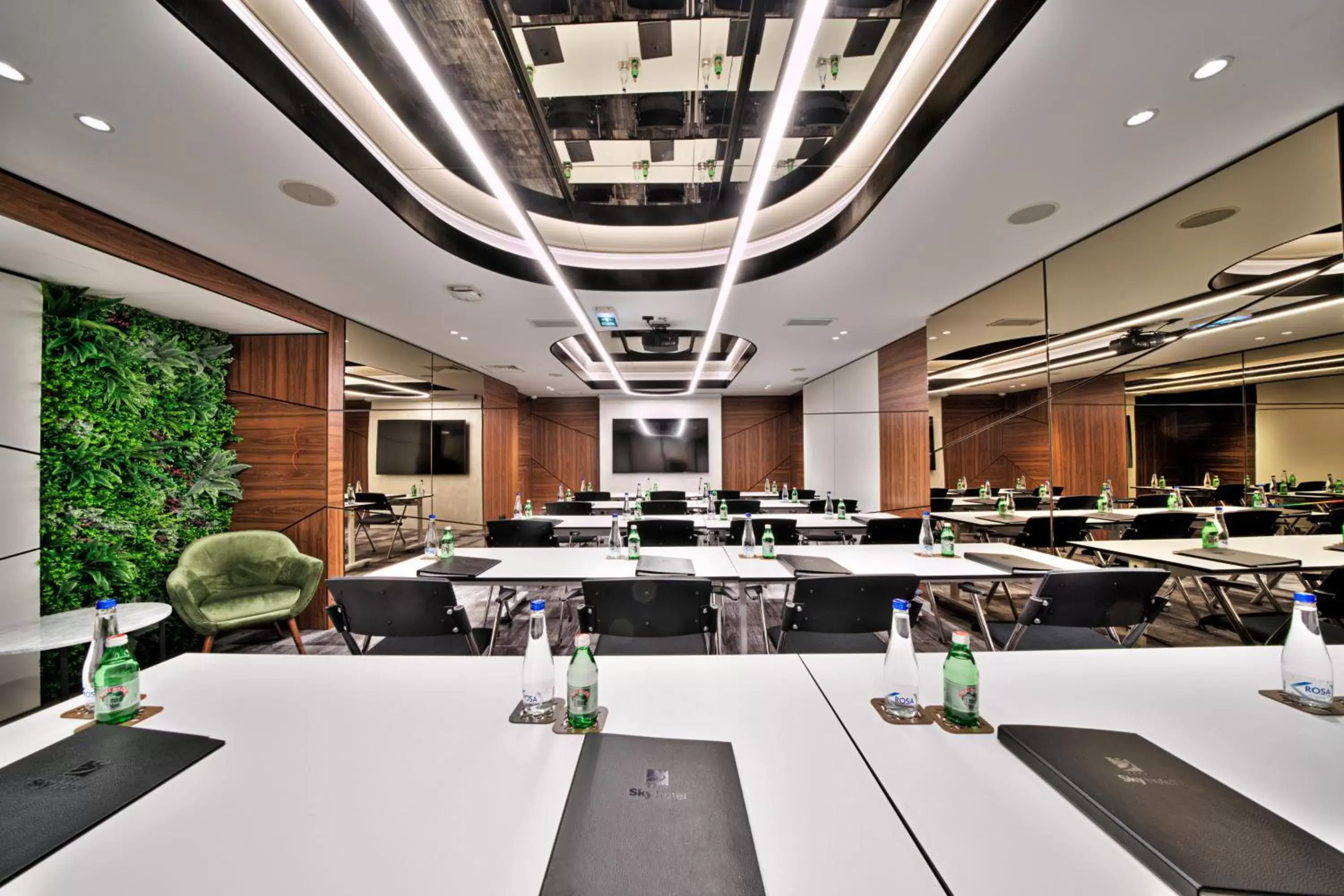 Business facilities in Sky Hotel