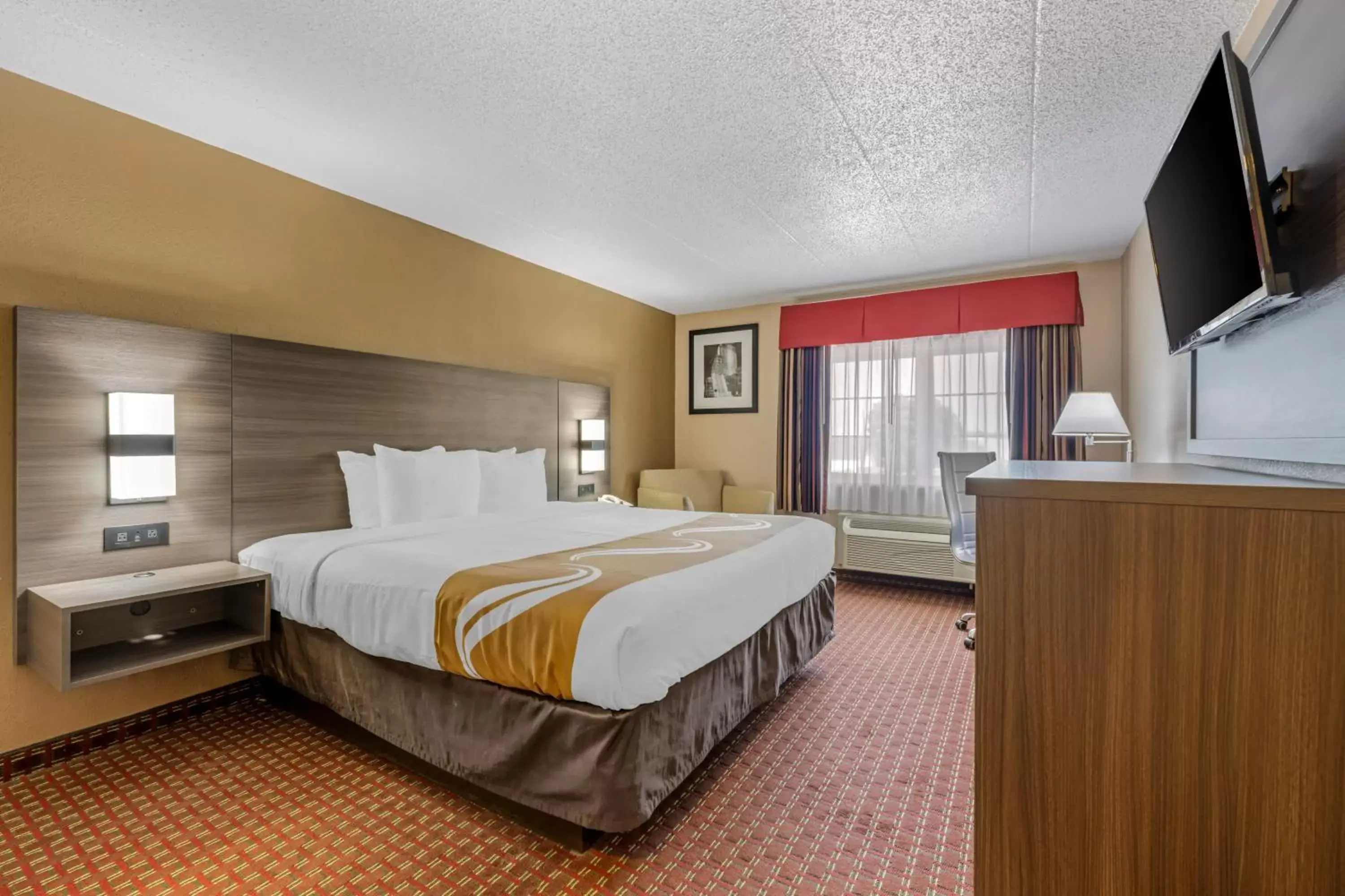 Bedroom, Bed in Quality Inn and Suites Lincoln