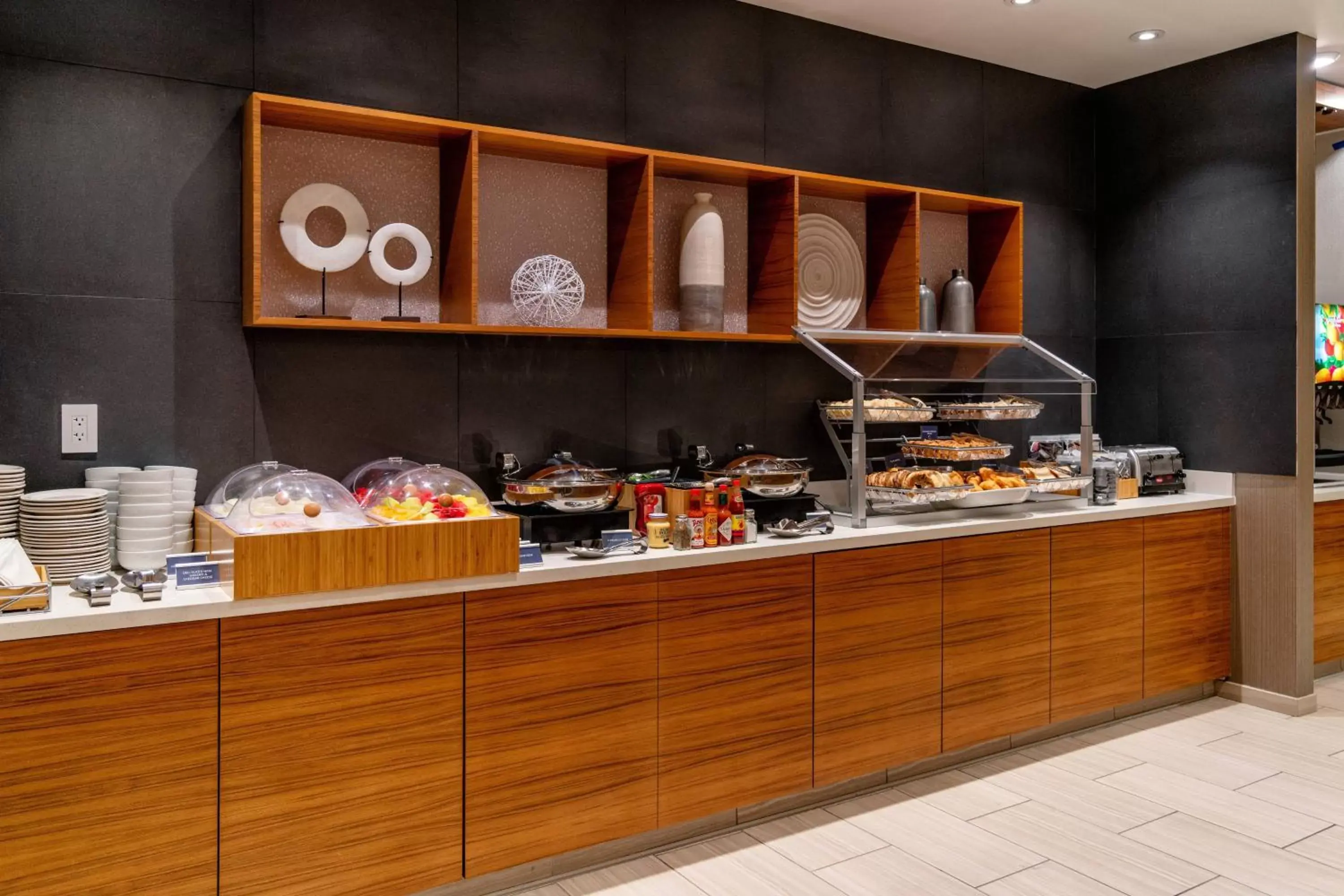 Breakfast, Restaurant/Places to Eat in SpringHill Suites by Marriott Oakland Airport