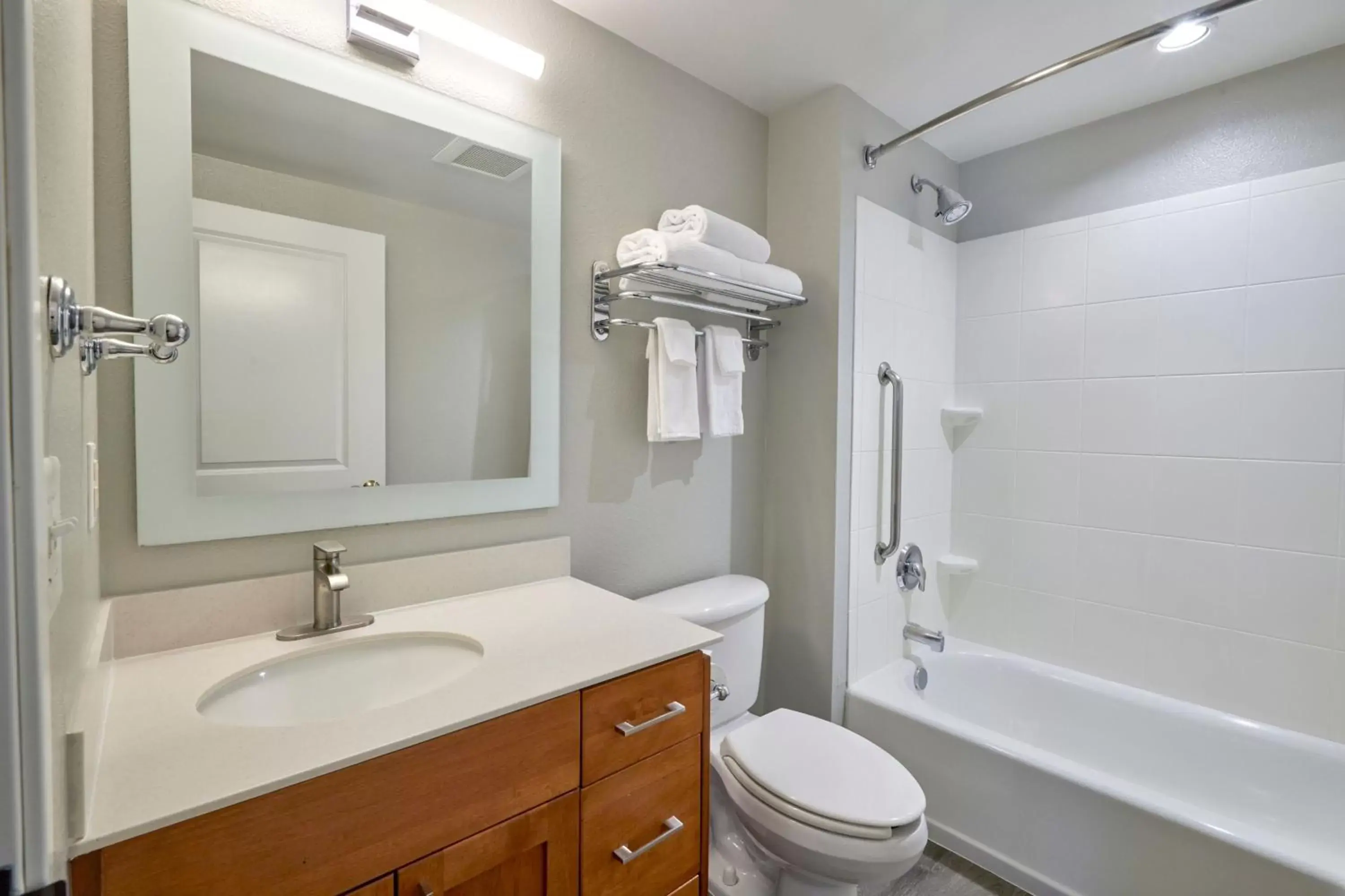 Bathroom in TownePlace Suites Medford