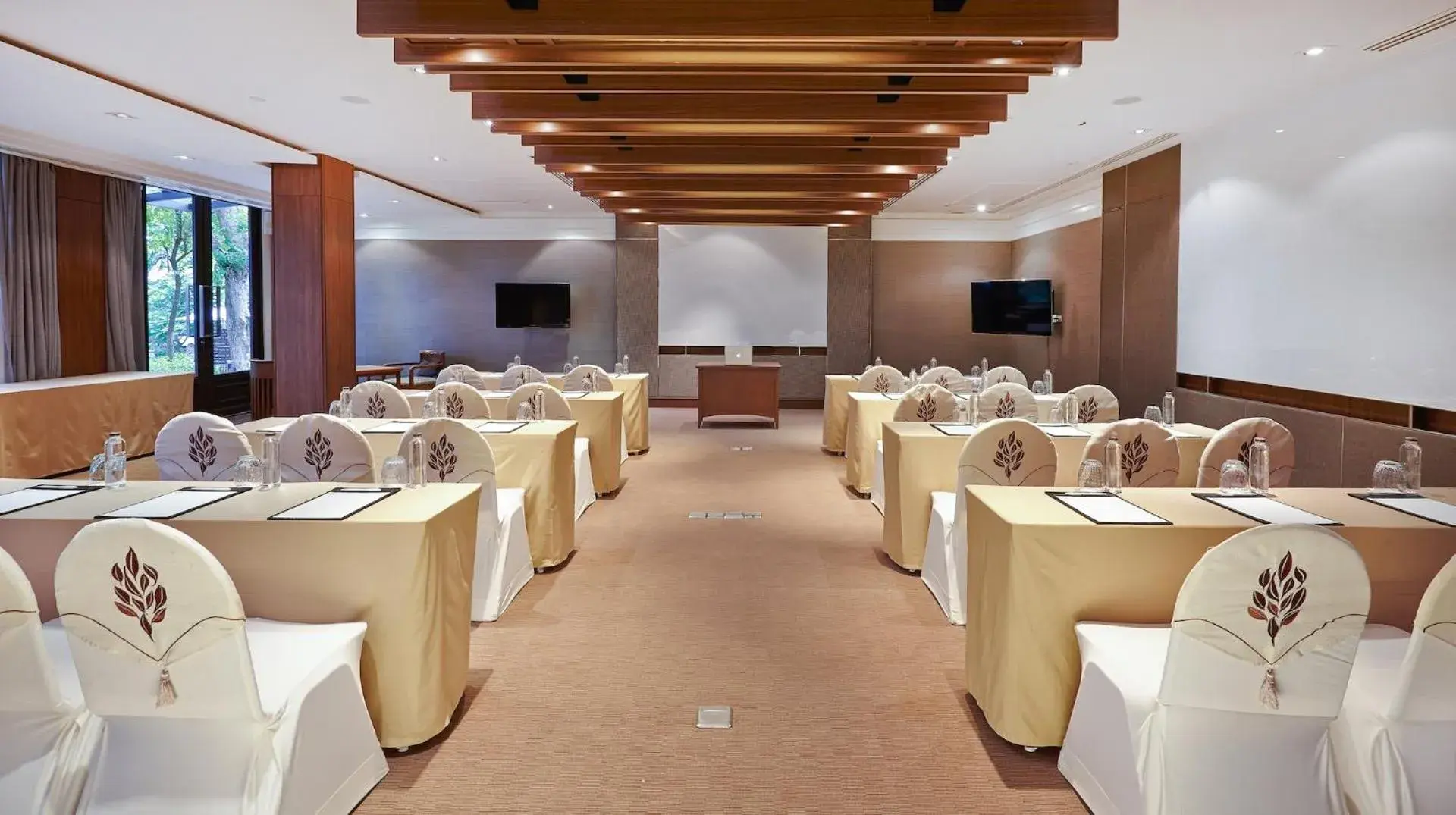 Meeting/conference room, Banquet Facilities in Woodlands Hotel and Resort Pattaya