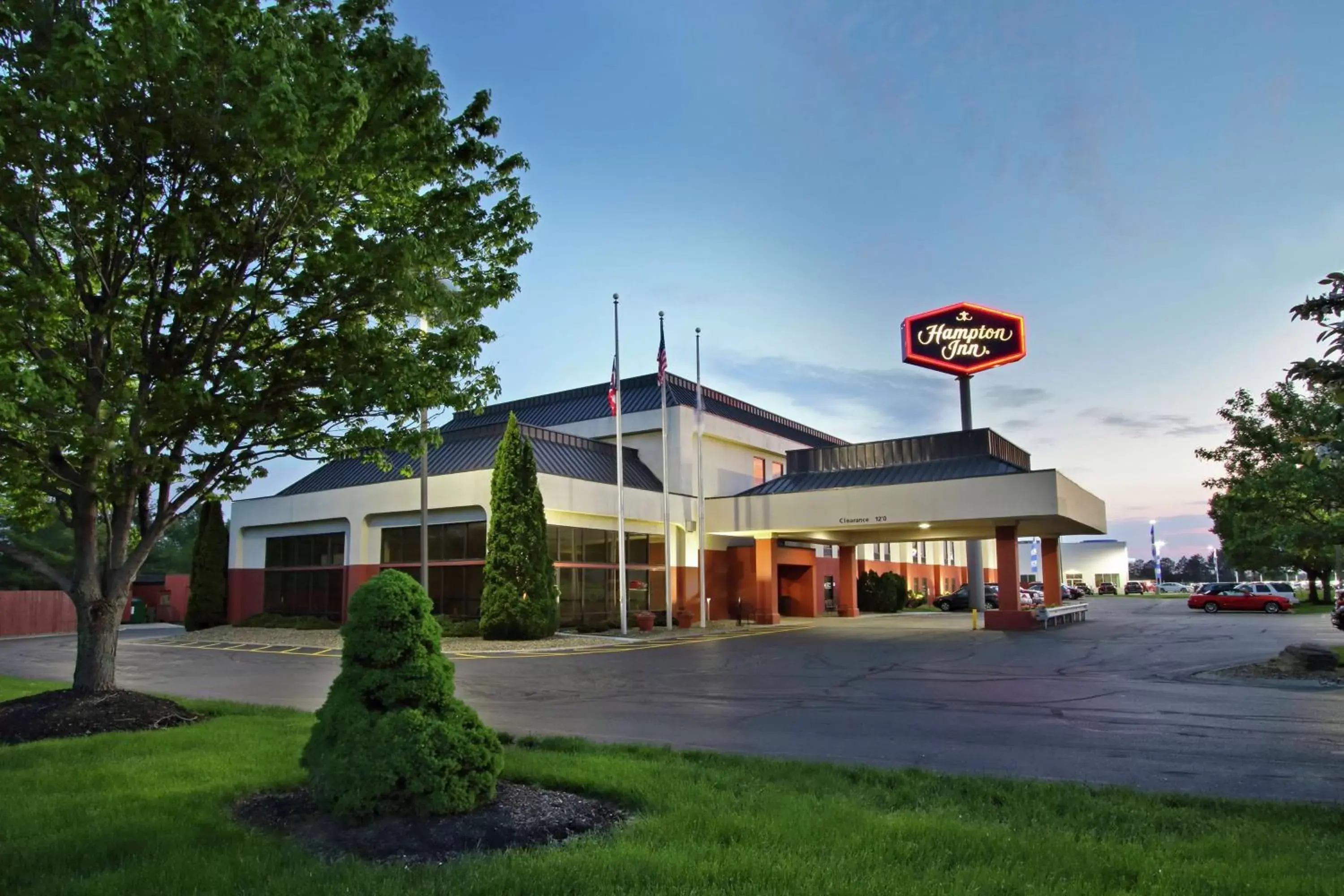 Property building in Hampton Inn Ashtabula Property building in Hampton Inn Ashtabula