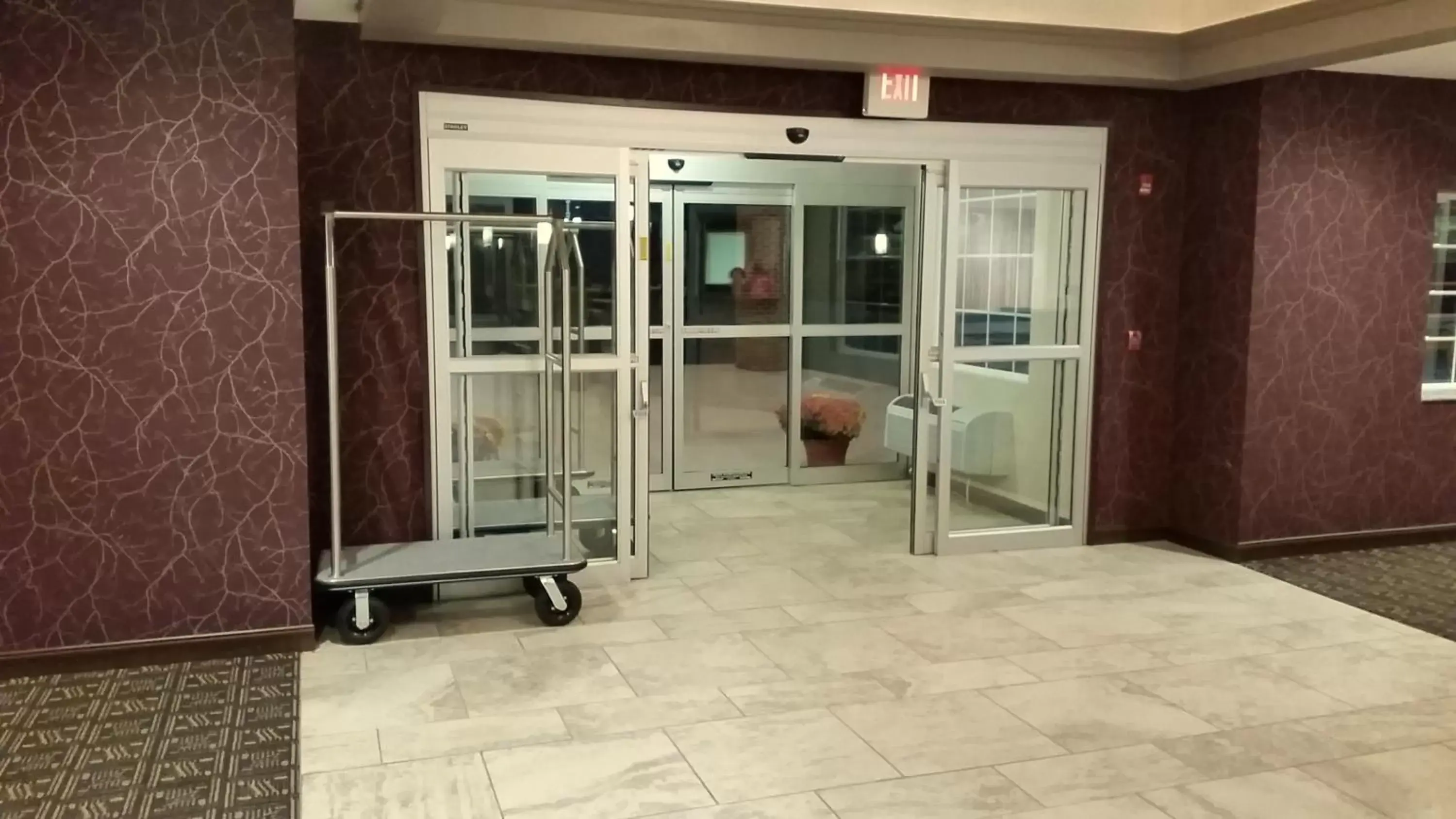 Facade/entrance in Wingate by Wyndham Elkins Facade/entrance in Wingate by Wyndham Elkins