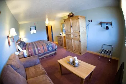 King Room in New Summit Inn