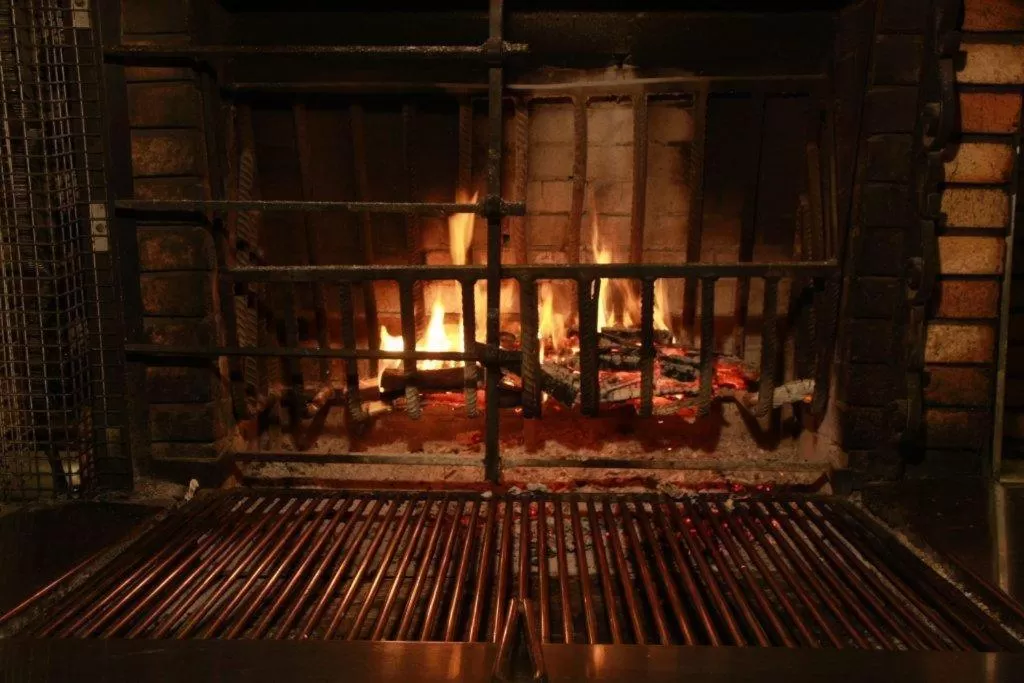 Restaurant/places to eat in Hotel Dighton