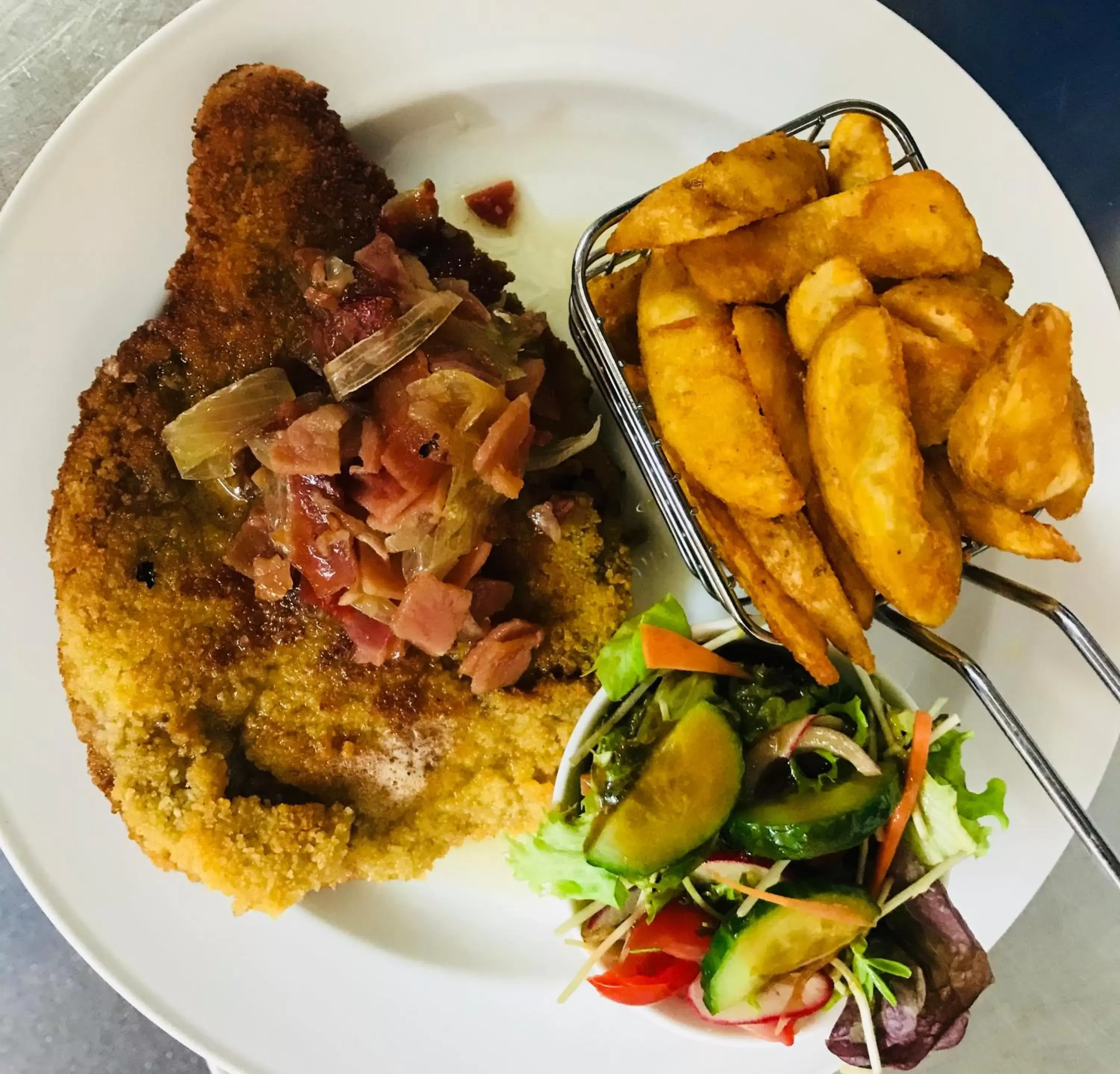 Restaurant/places to eat in The Nautilus Restaurant/places to eat in The Nautilus