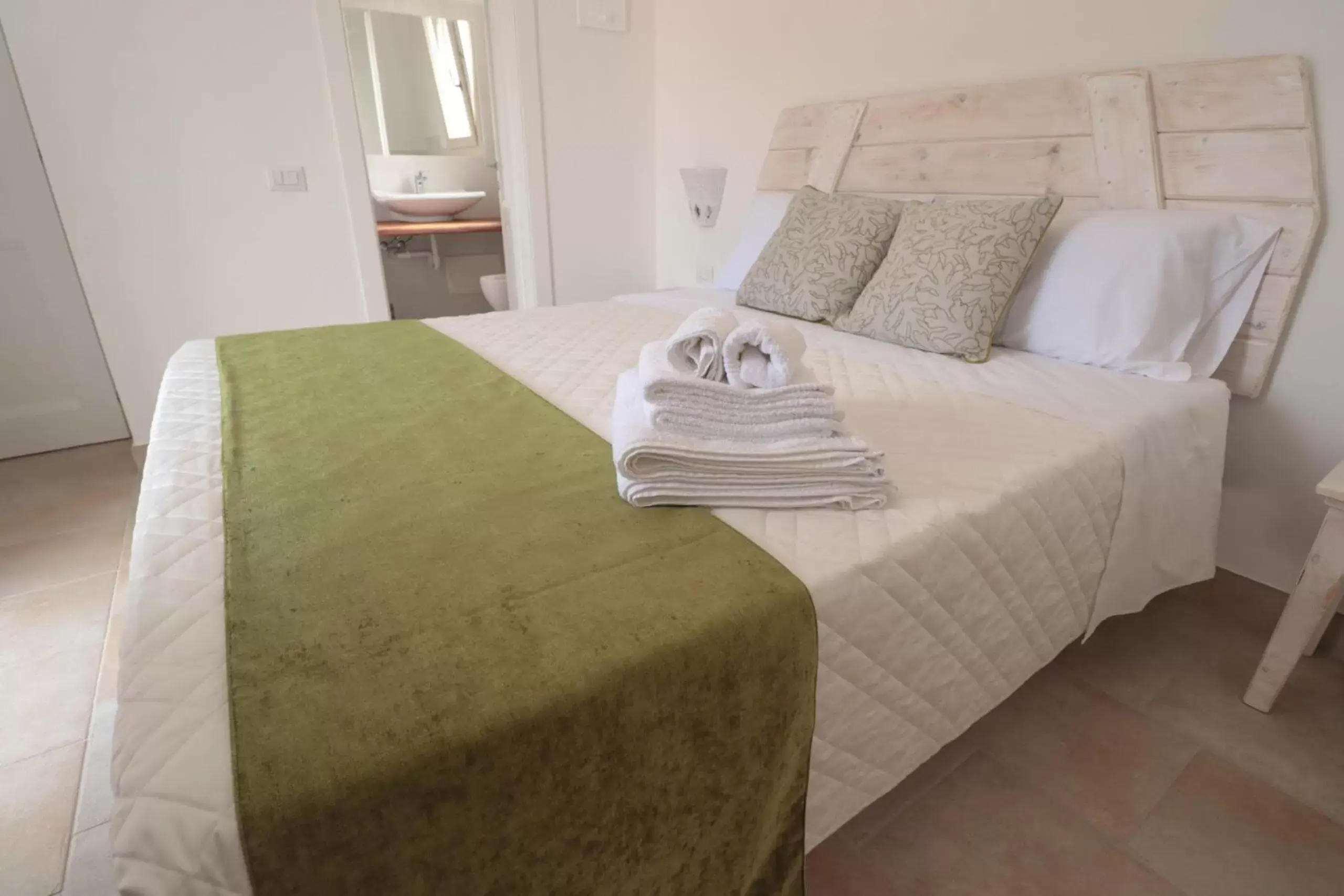 Double Room with Private Bathroom in B&B Limone Double Room with Private Bathroom in B&B Limone