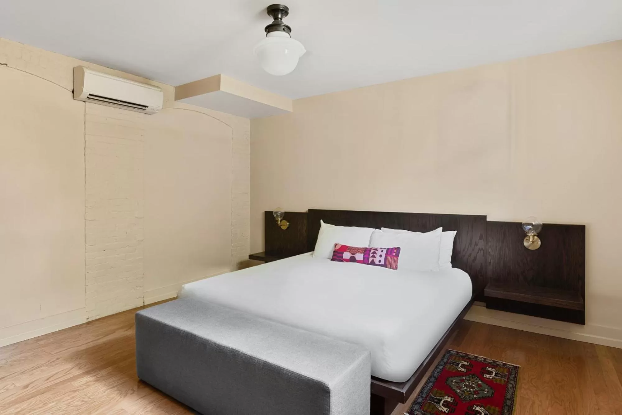 Bed in The Francis Hotel