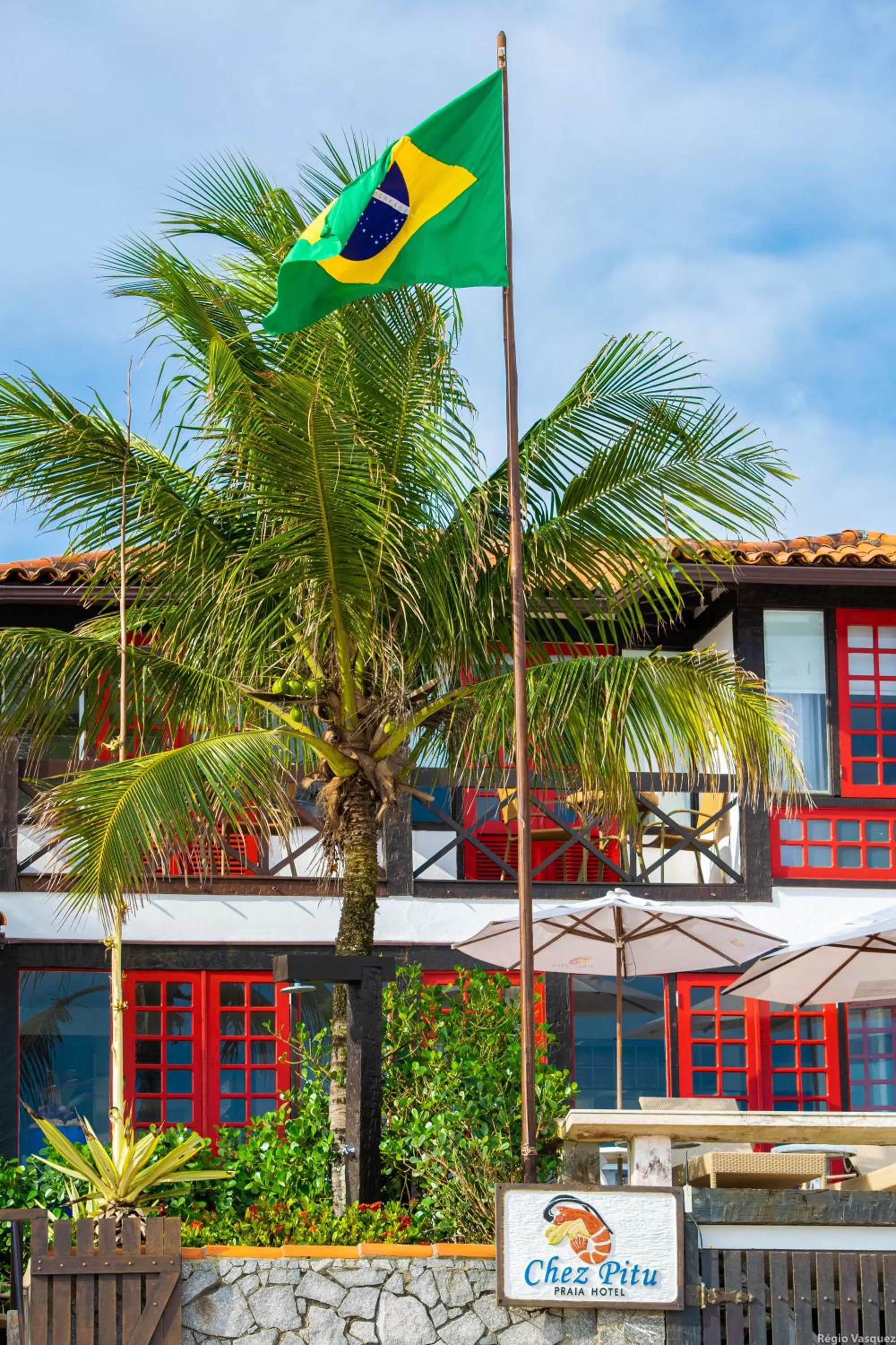 Property building in Chez Pitu Praia Hotel