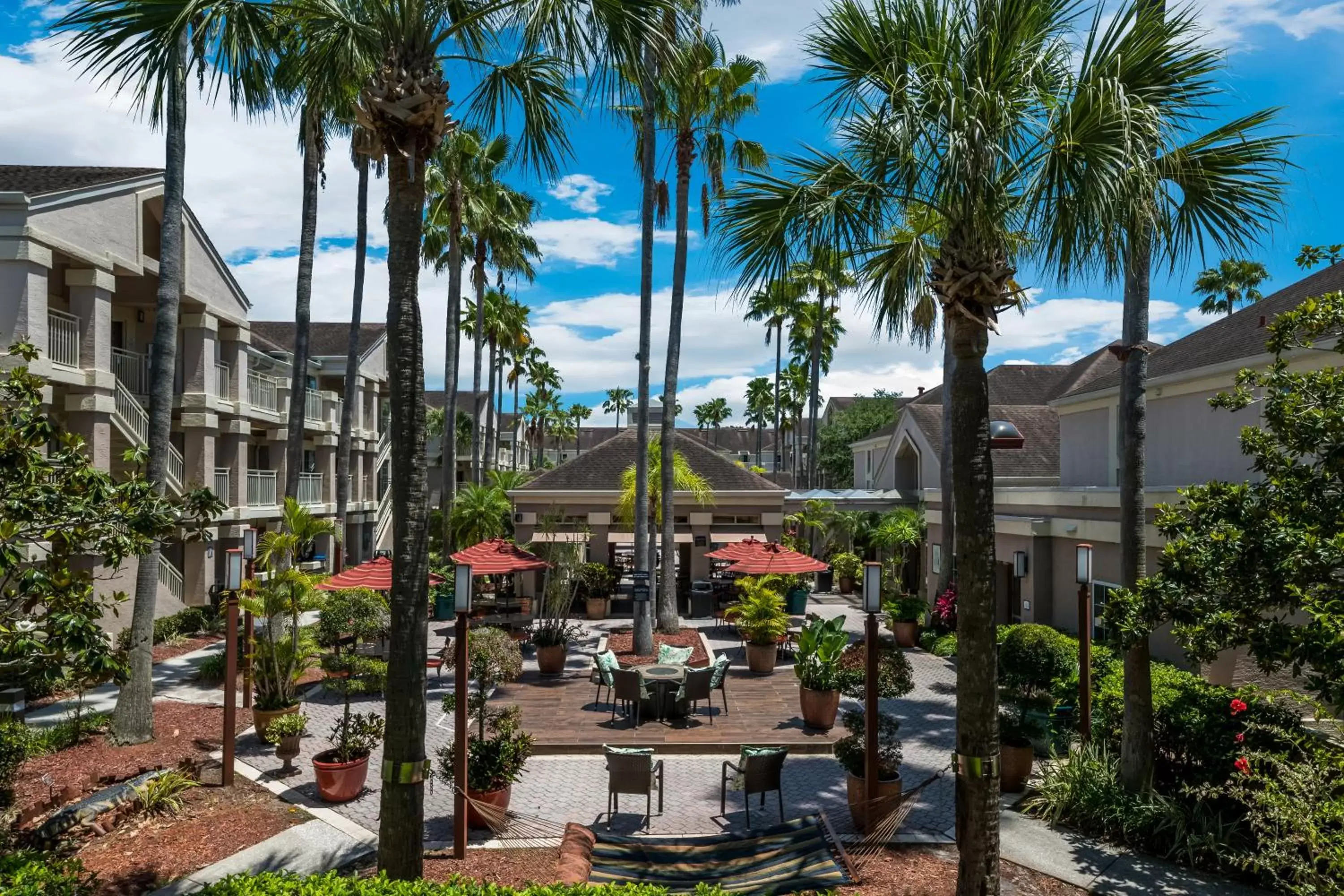 Property building, Restaurant/Places to Eat in Sonesta ES Suites Orlando - Lake Buena Vista