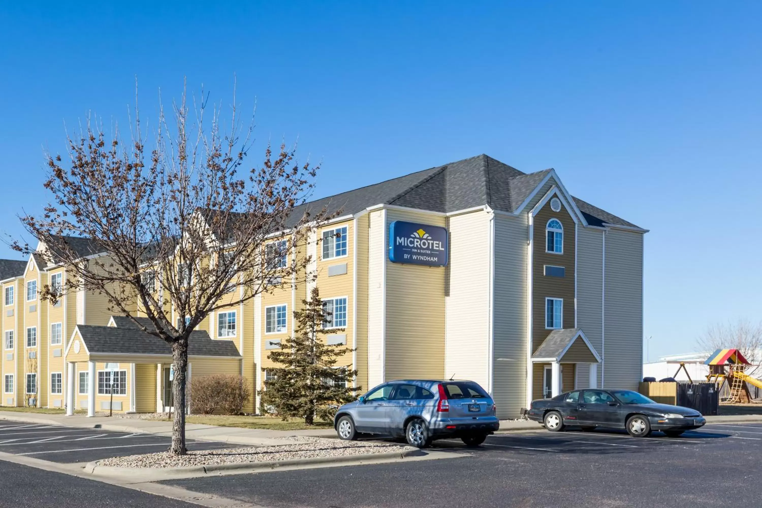 Facade/entrance, Property Building in Microtel Inn & Suites by Wyndham Sioux Falls