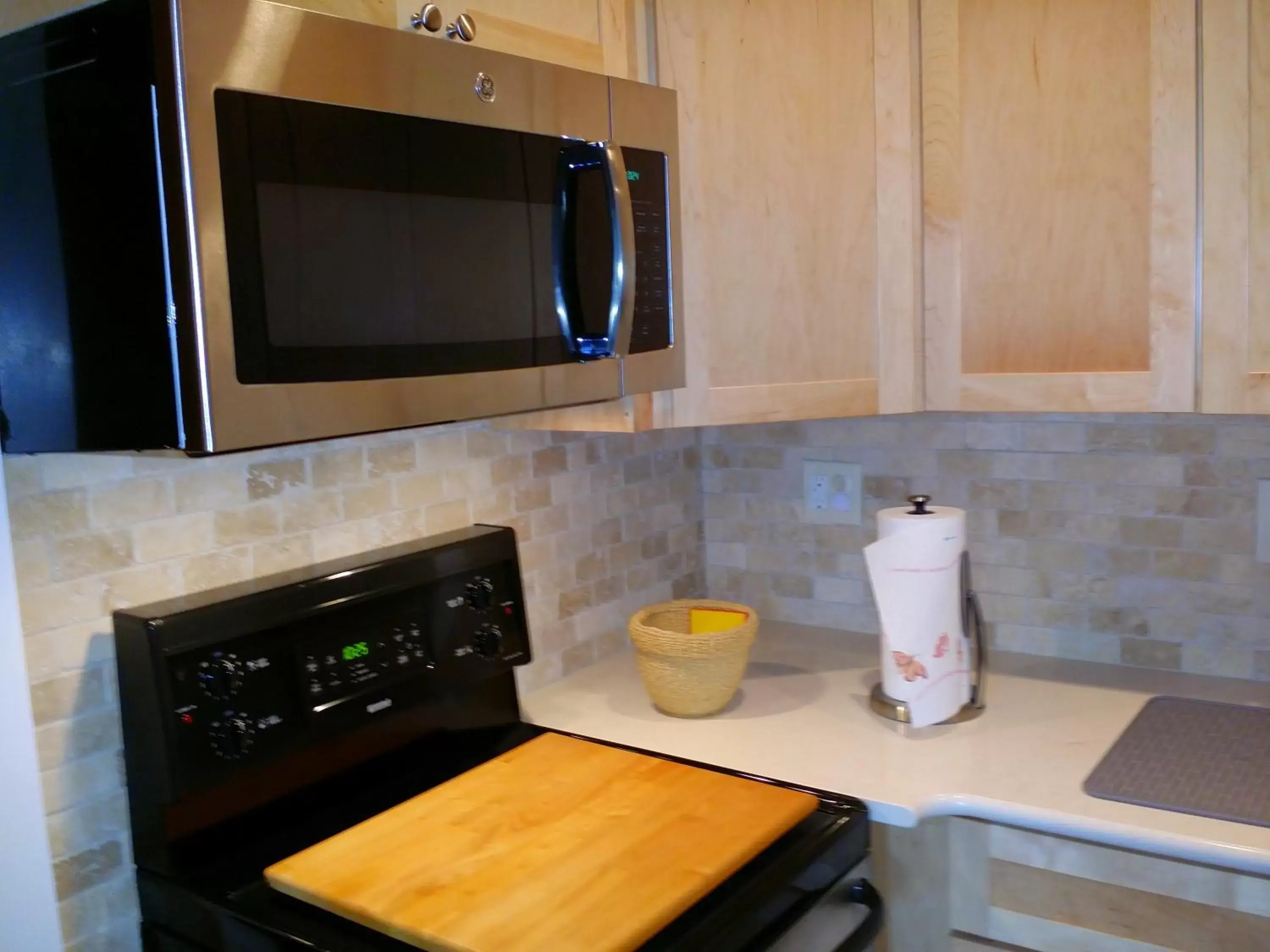 Kitchen/Kitchenette in Ann Arbor Bed and Breakfast