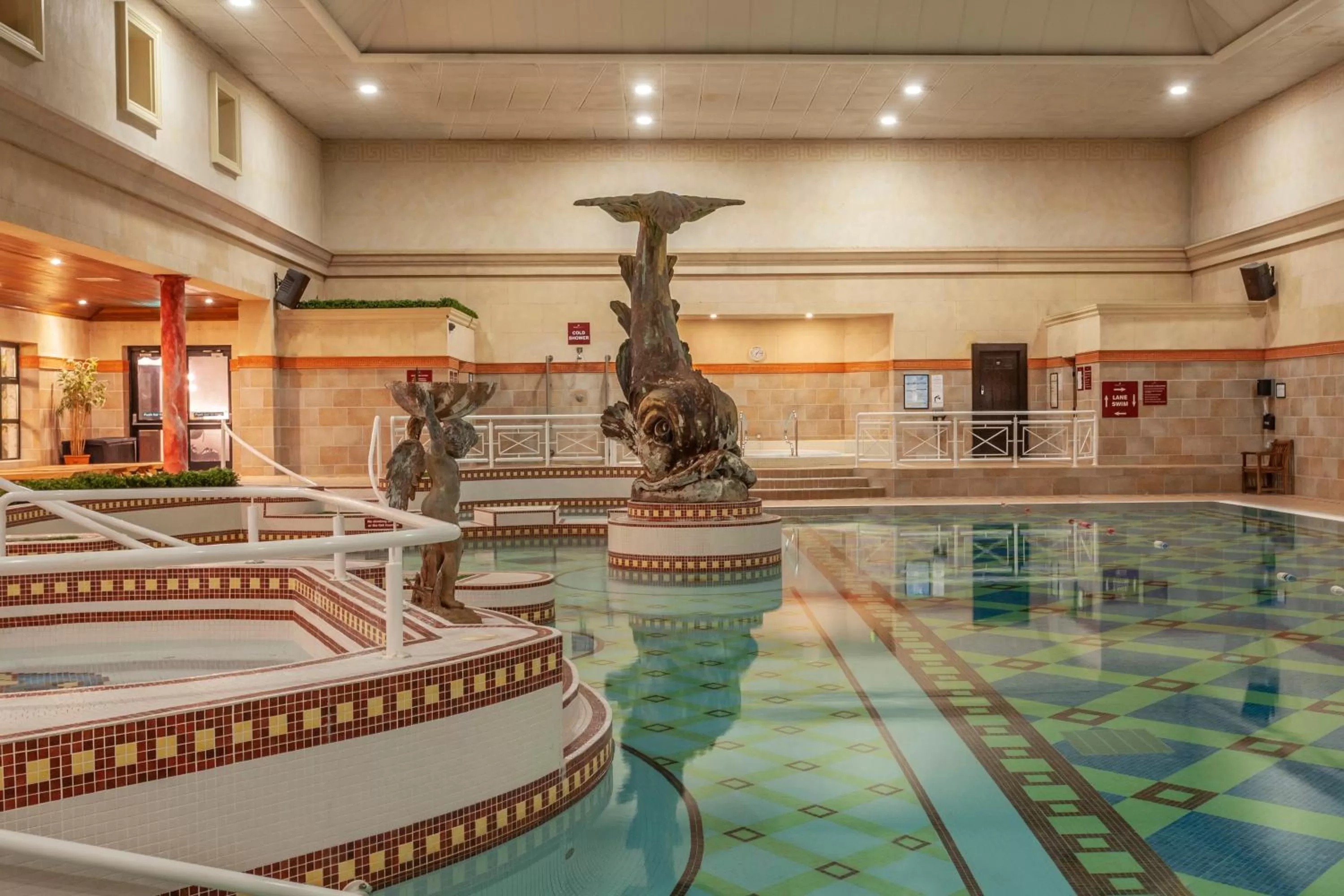 Swimming pool in Glenroyal Hotel