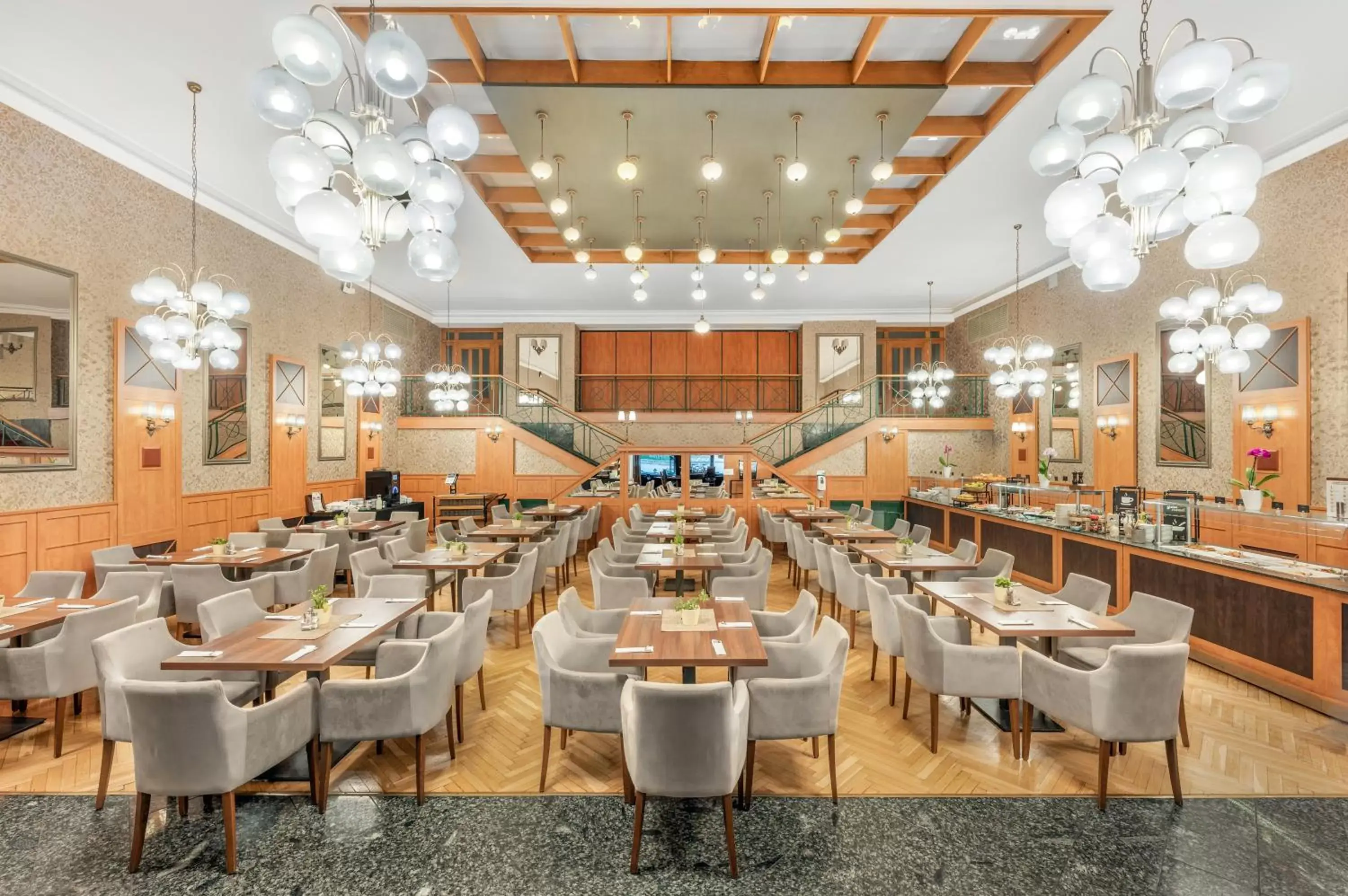 Restaurant/places to eat, Banquet Facilities in Danubius Hotel Raba