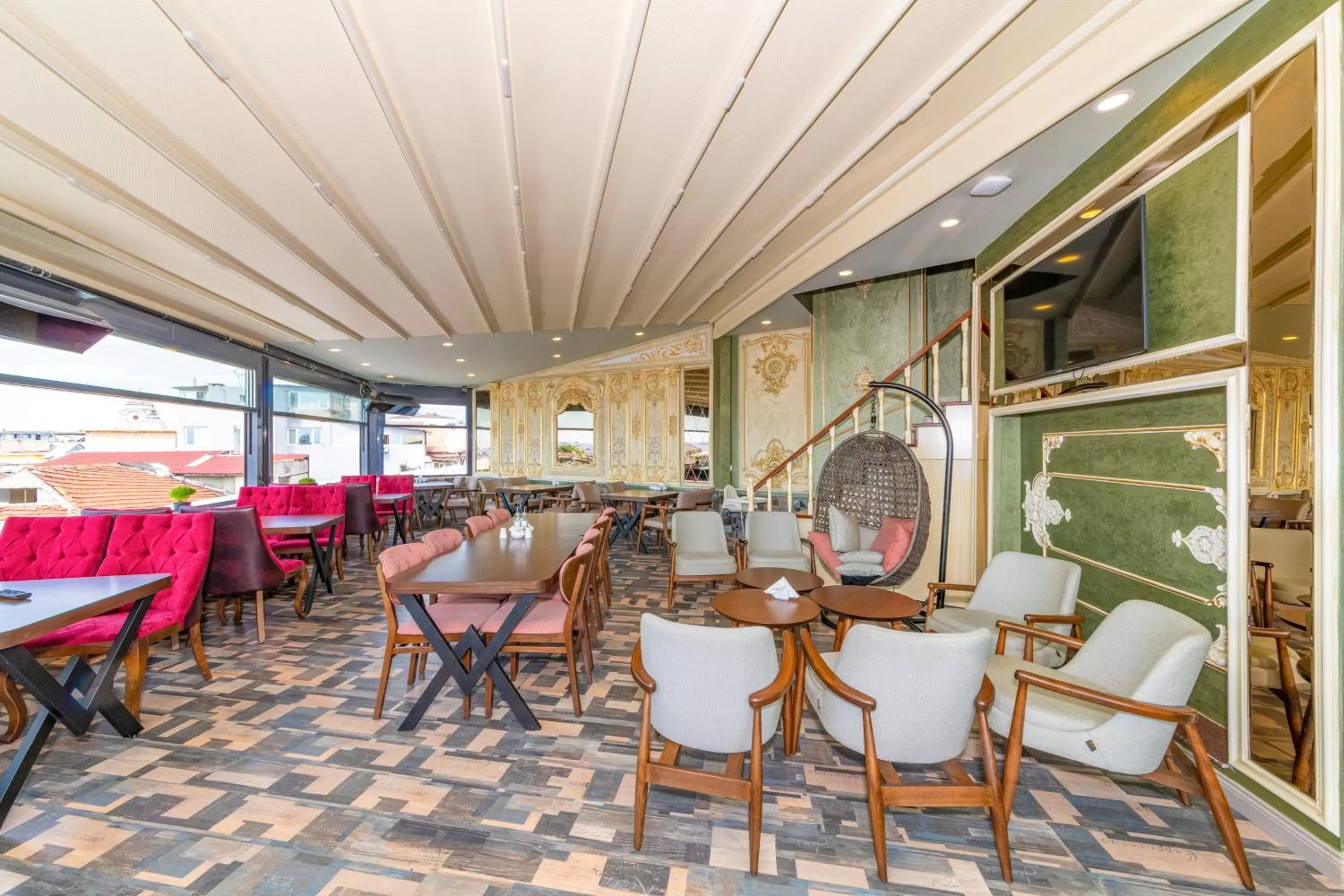 Restaurant/places to eat in Golden Sand Hotel