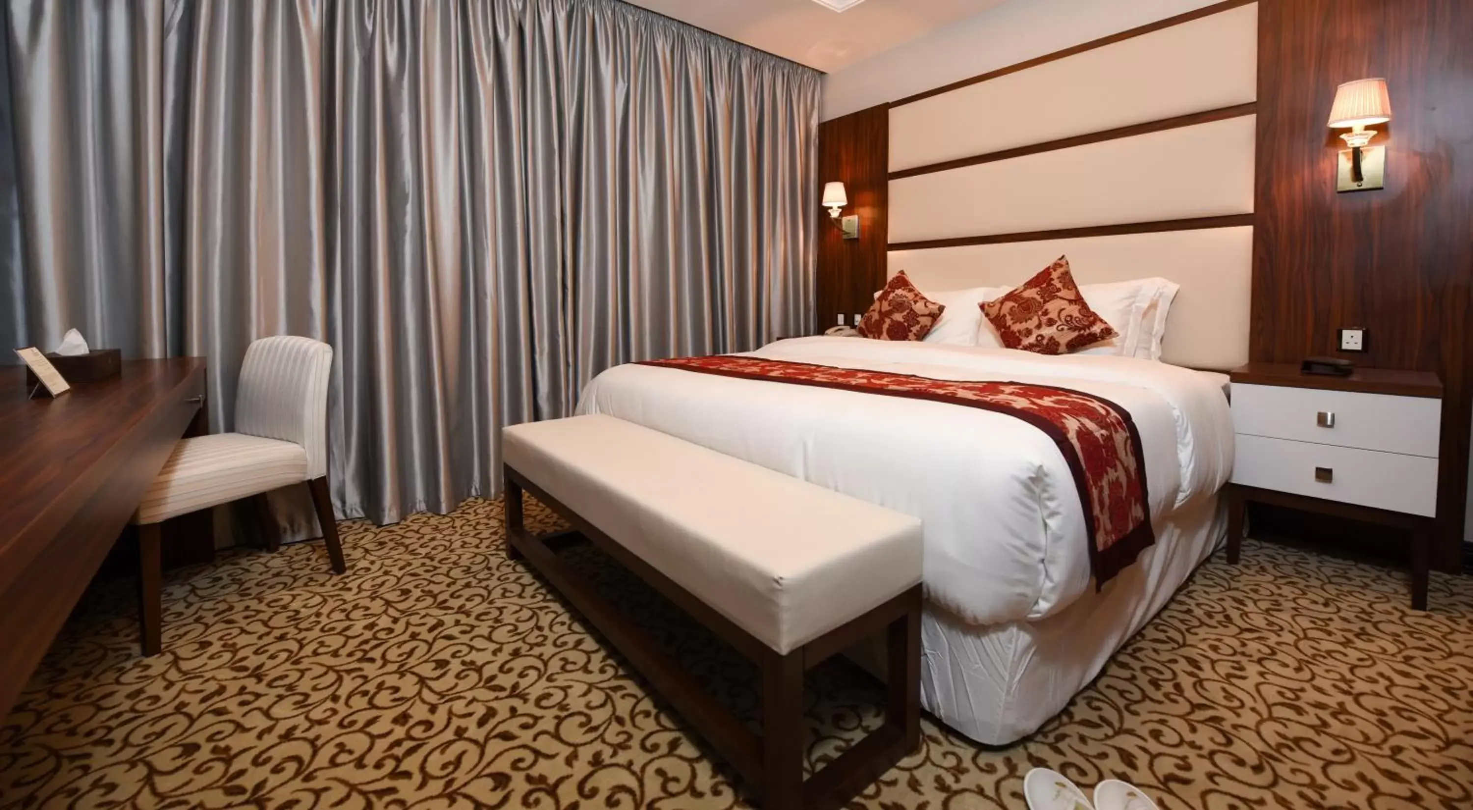 Bedroom, Bed in Grand Park Hotel