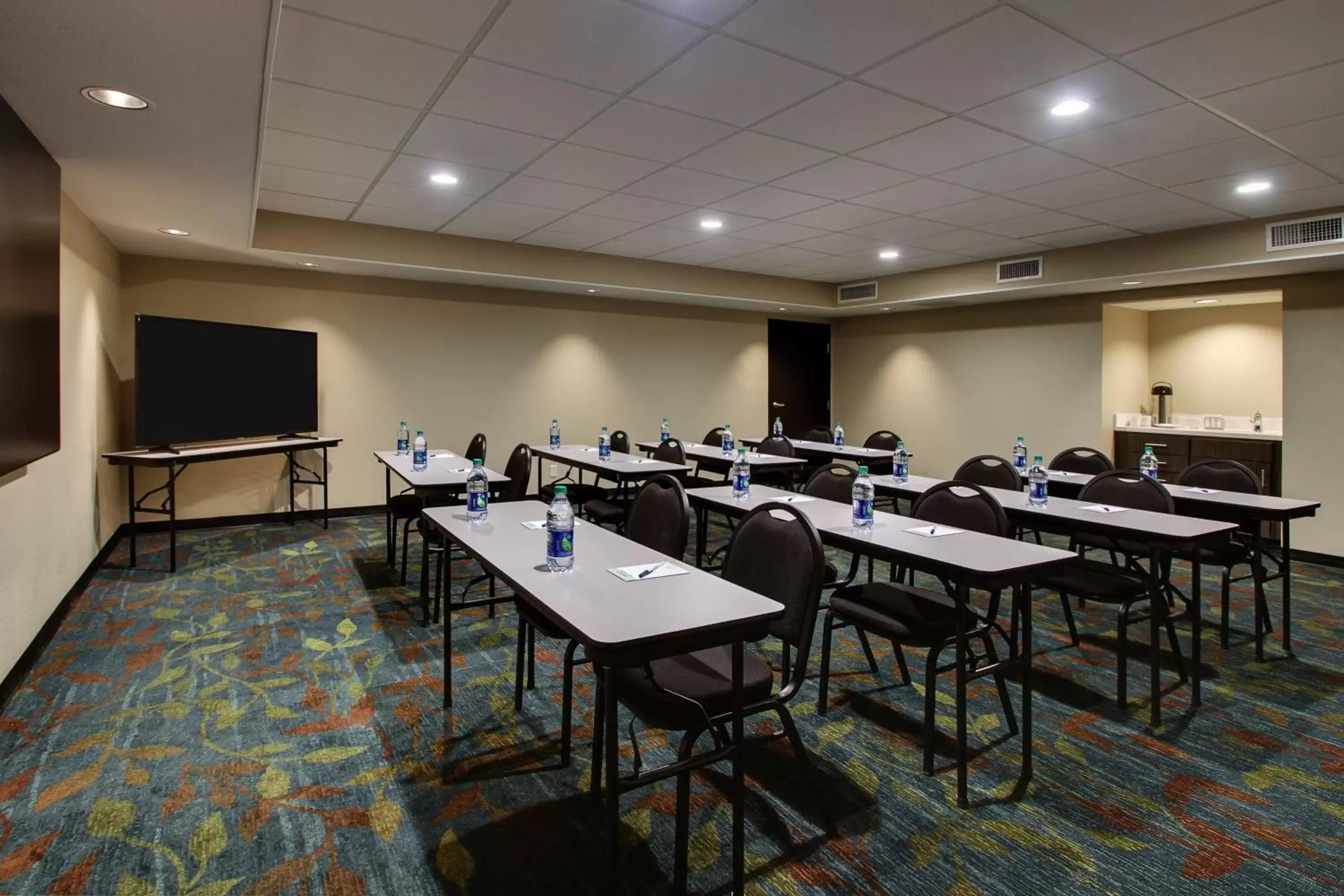 Meeting/conference room in Candlewood Suites - Wichita East, an IHG Hotel