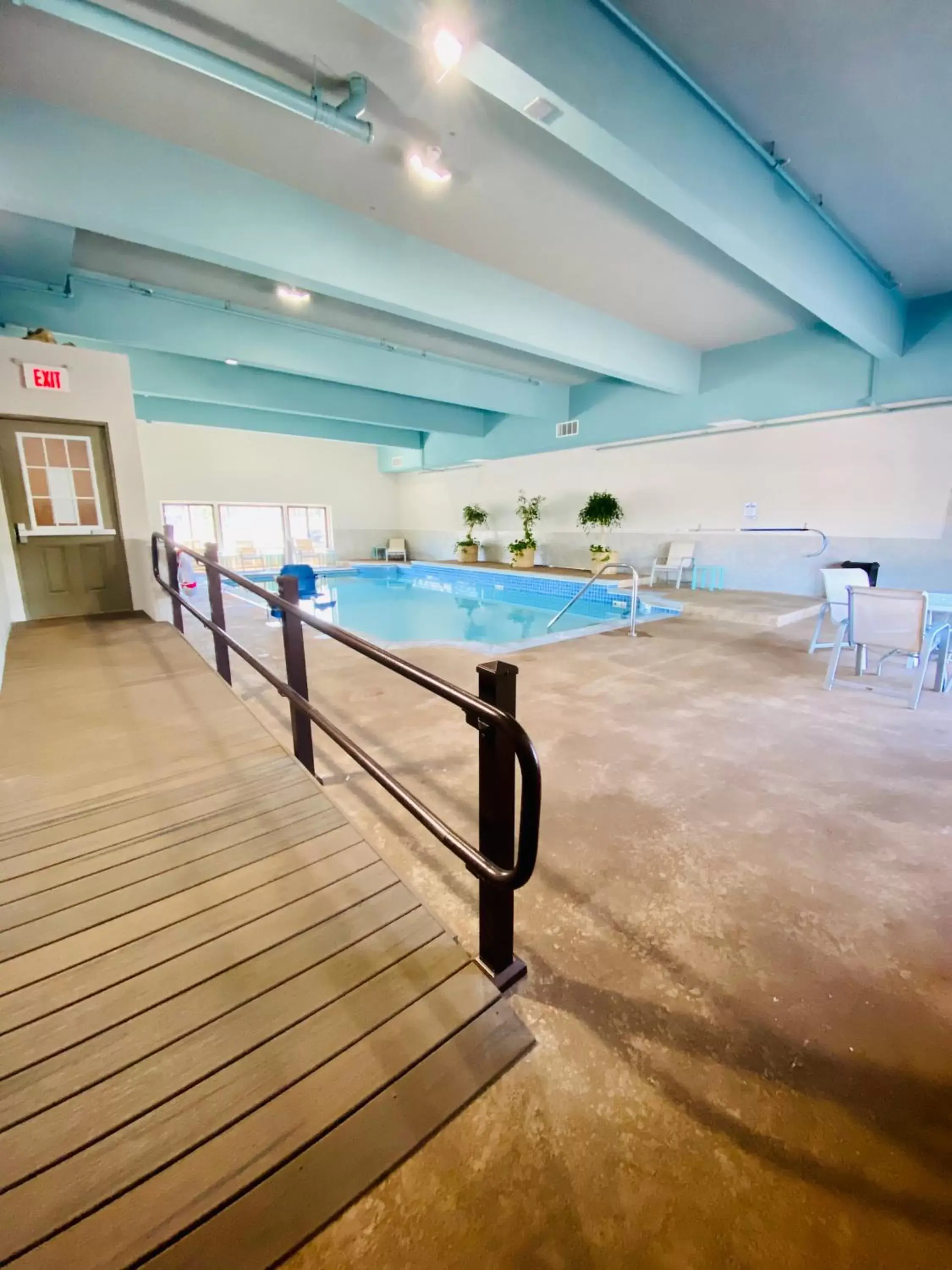 Swimming Pool in Best Western Plus Landmark Inn