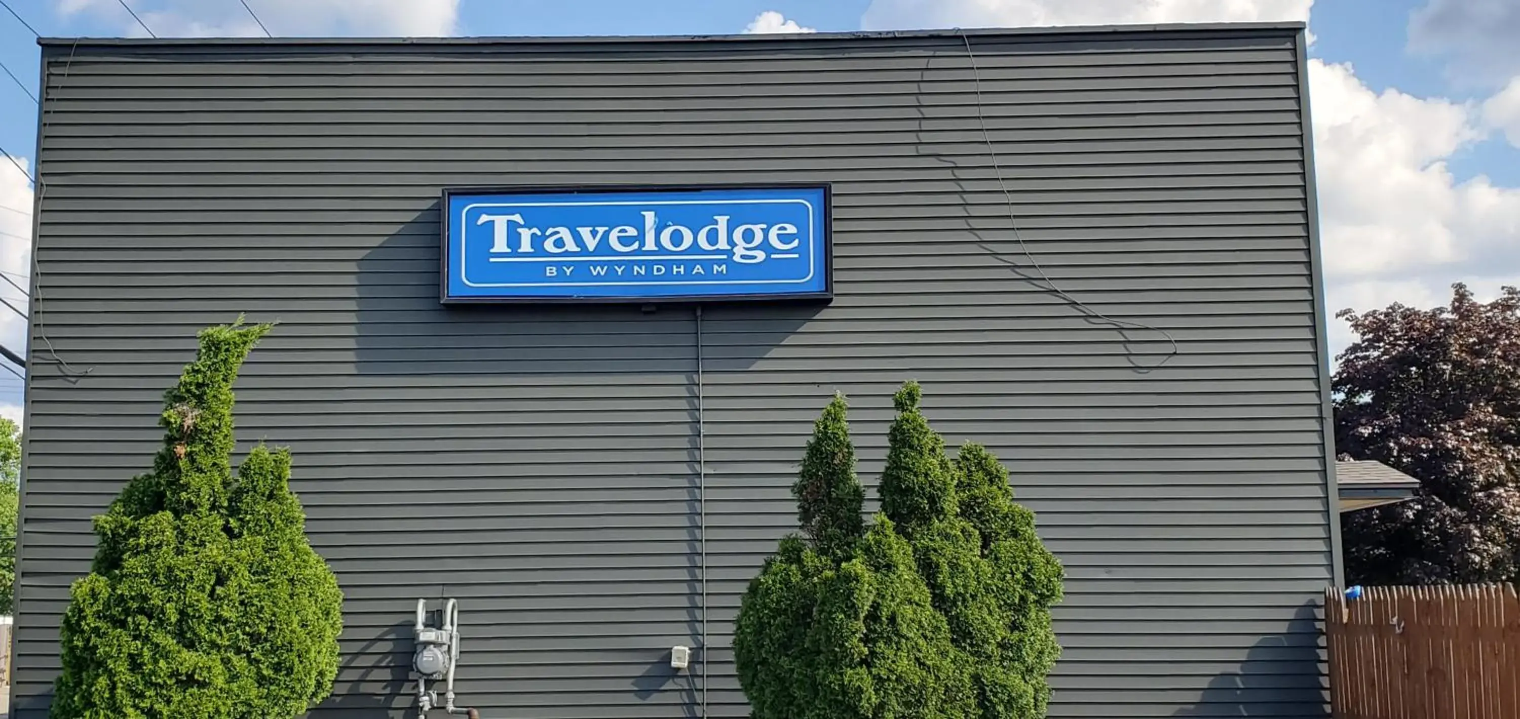 Travelodge by Wyndham Livonia Canton Novi Detroit Area