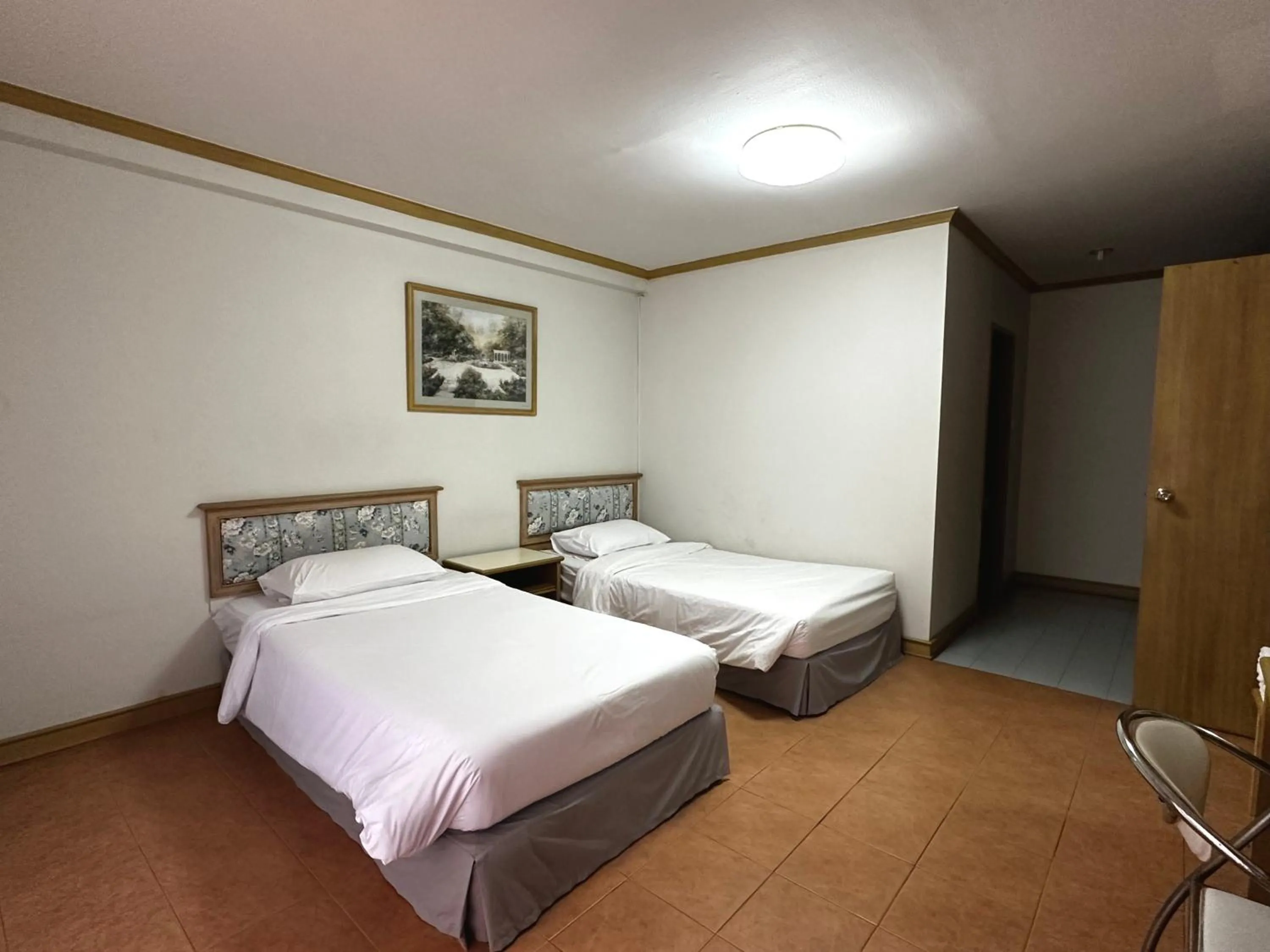 Bed in Garden Paradise