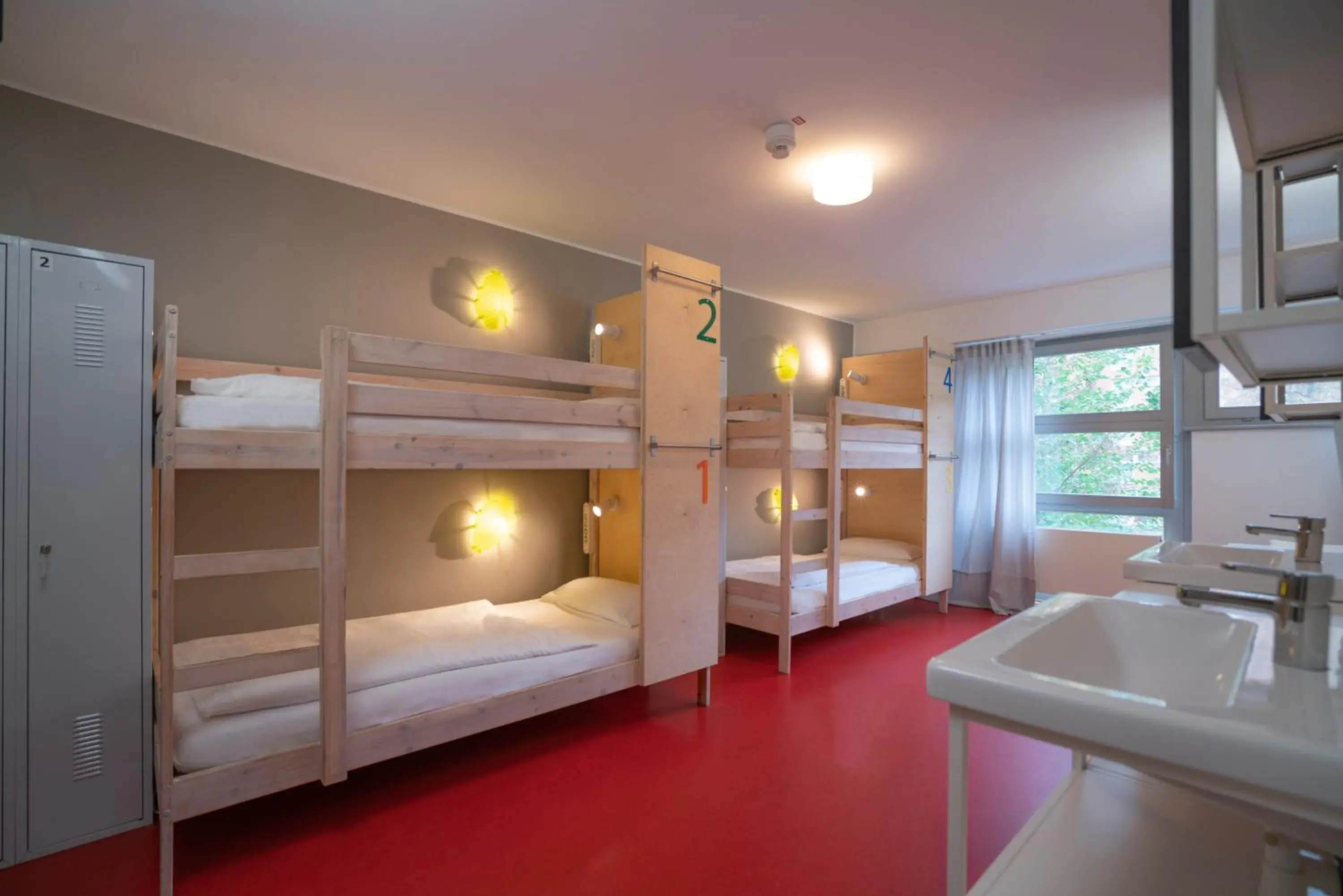 Bed, Bunk Bed in Hotel BIG MAMA Berlin