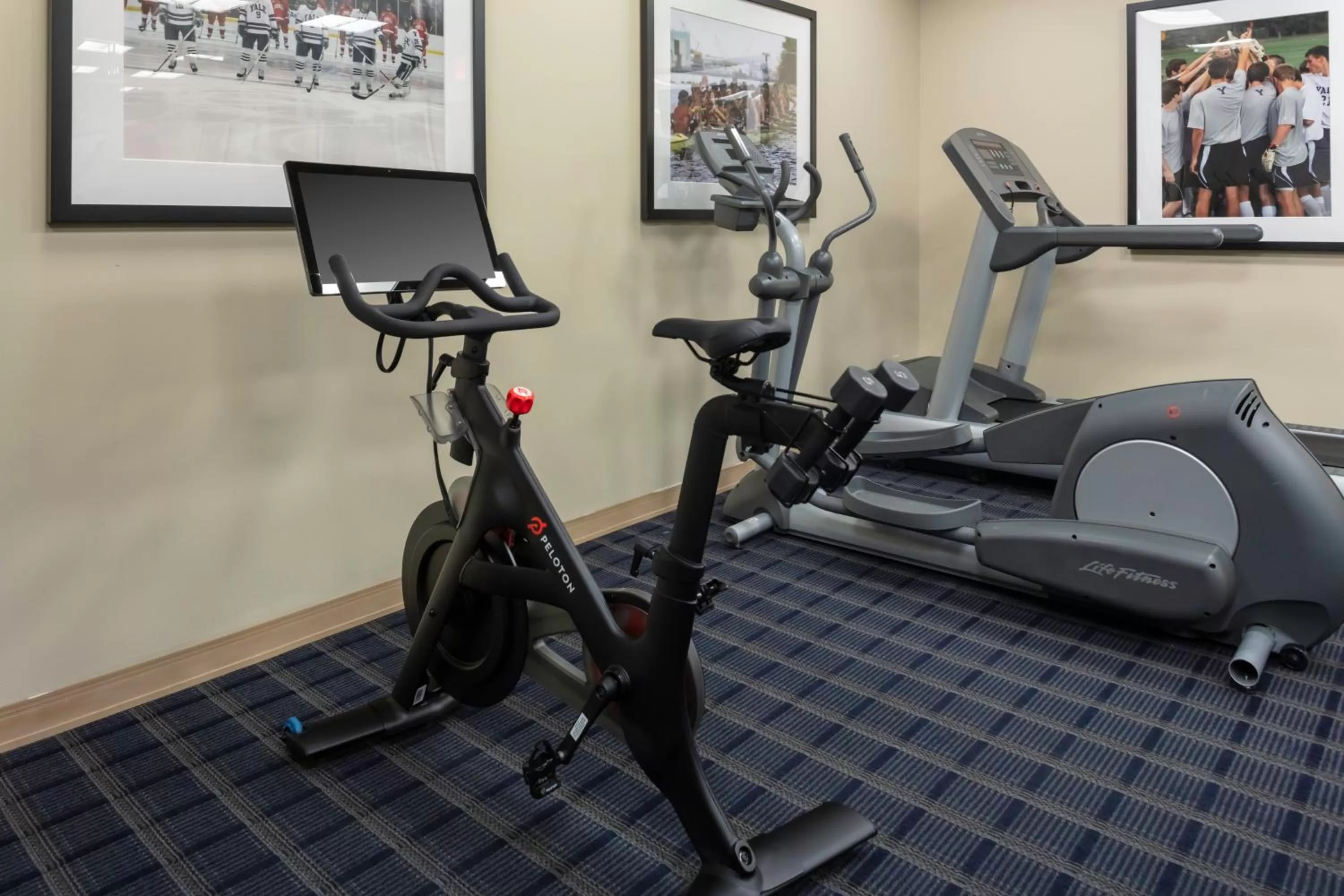 Fitness centre/facilities in New Haven Hotel