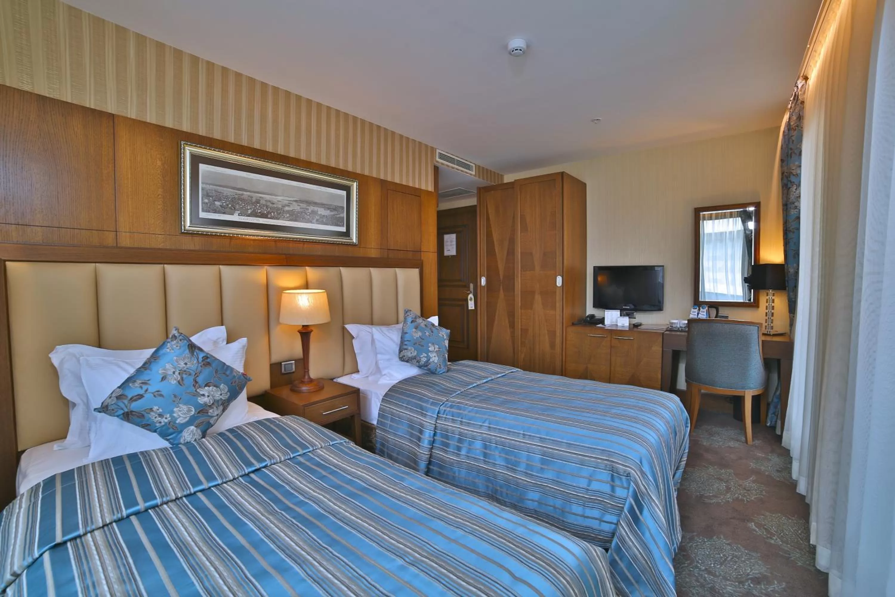 Bed in Adelmar Hotel Istanbul Sisli