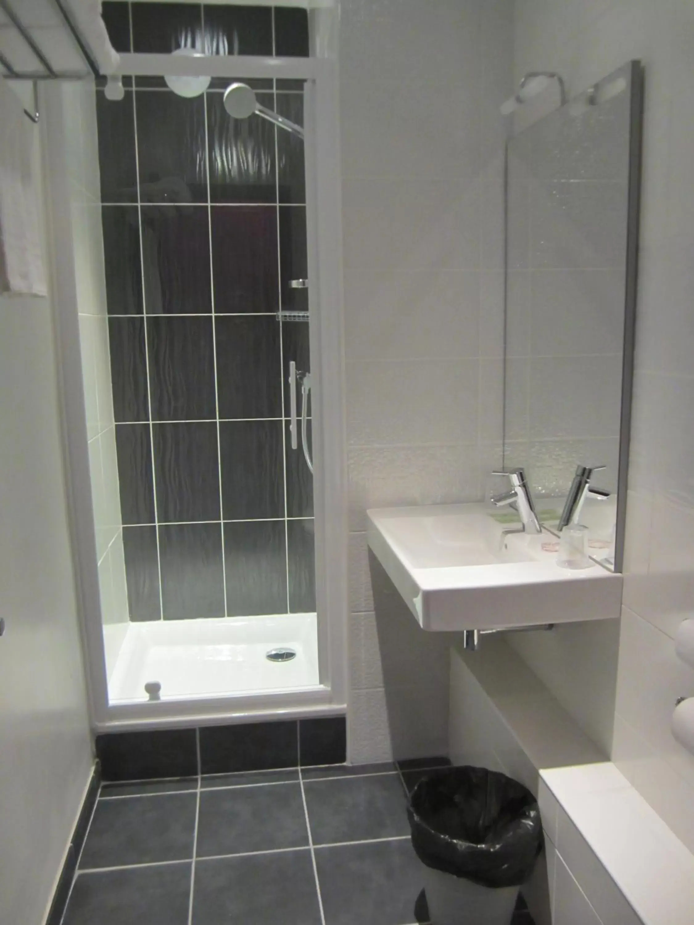 Bathroom in Hotel De La Gare