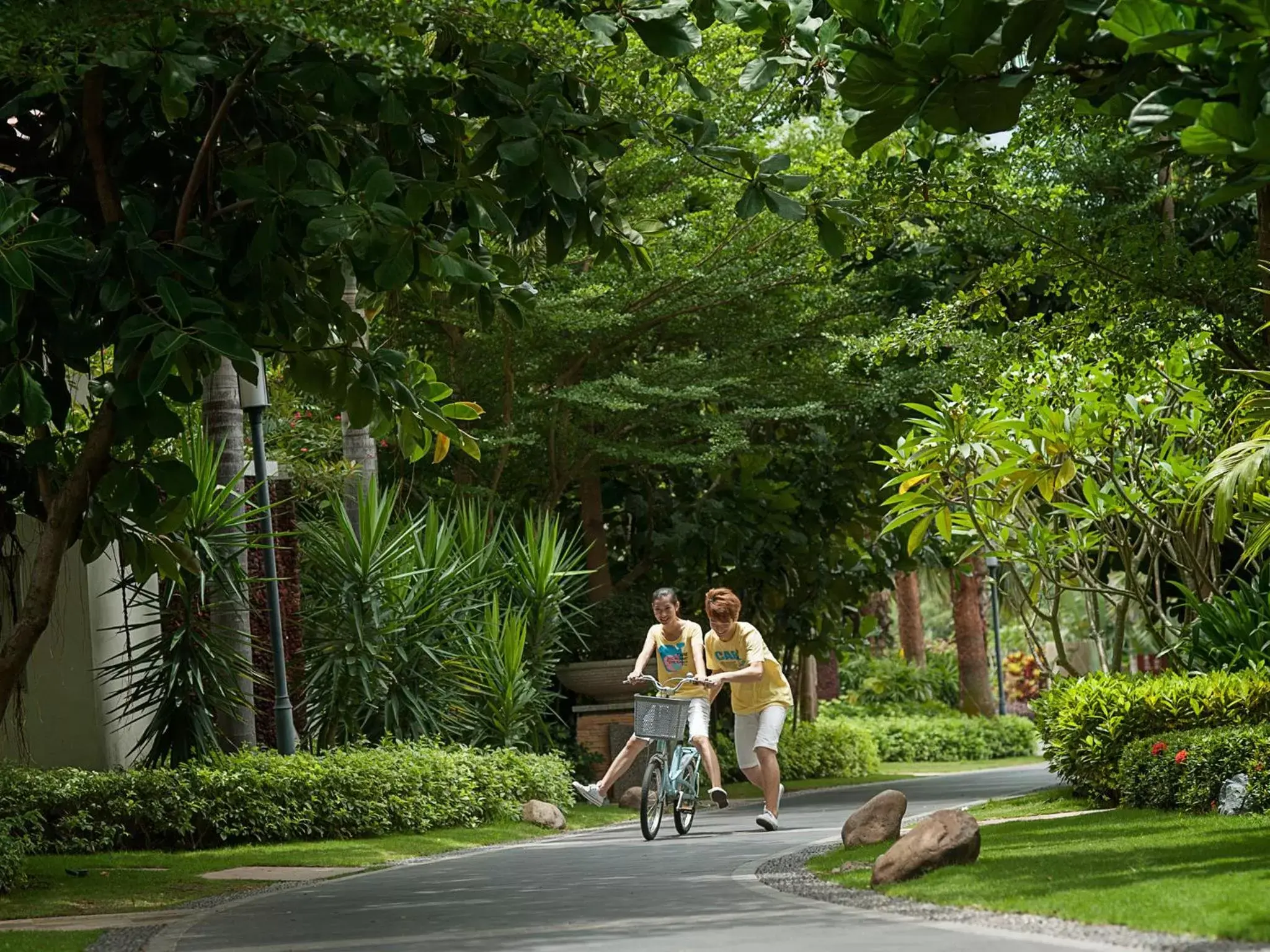 Garden, Family in Grand Metropark Villa Resort Sanya Yalong Bay