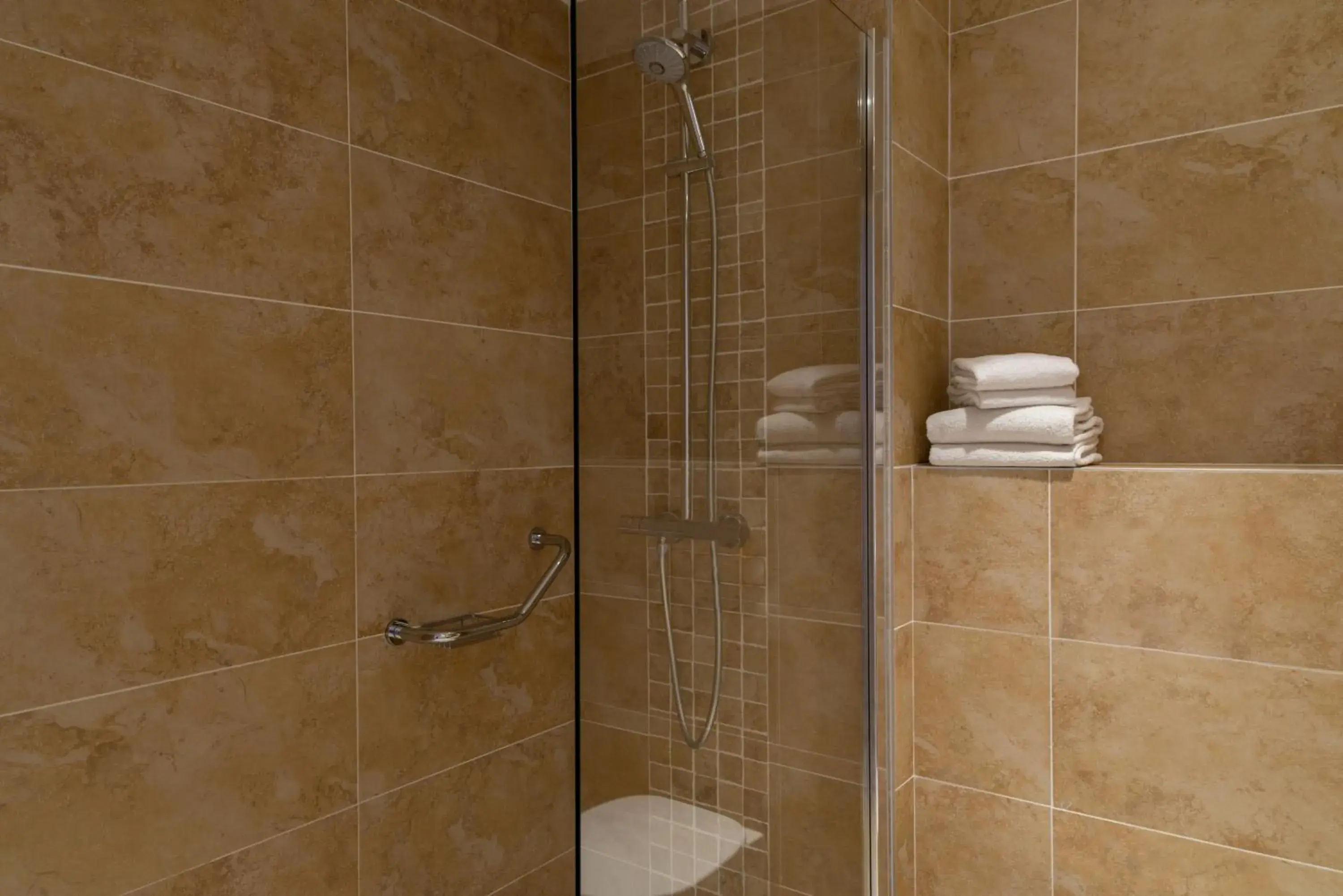 Shower, Bathroom in The Originals City, Hotel Frisia, Beaulieu-sur-Mer (Inter-Hotel)