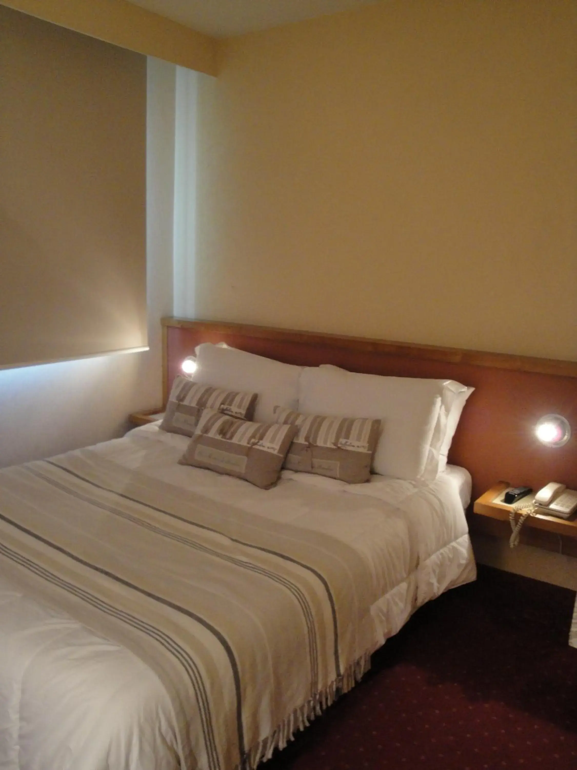 Bed in Hotel Le Drakkar