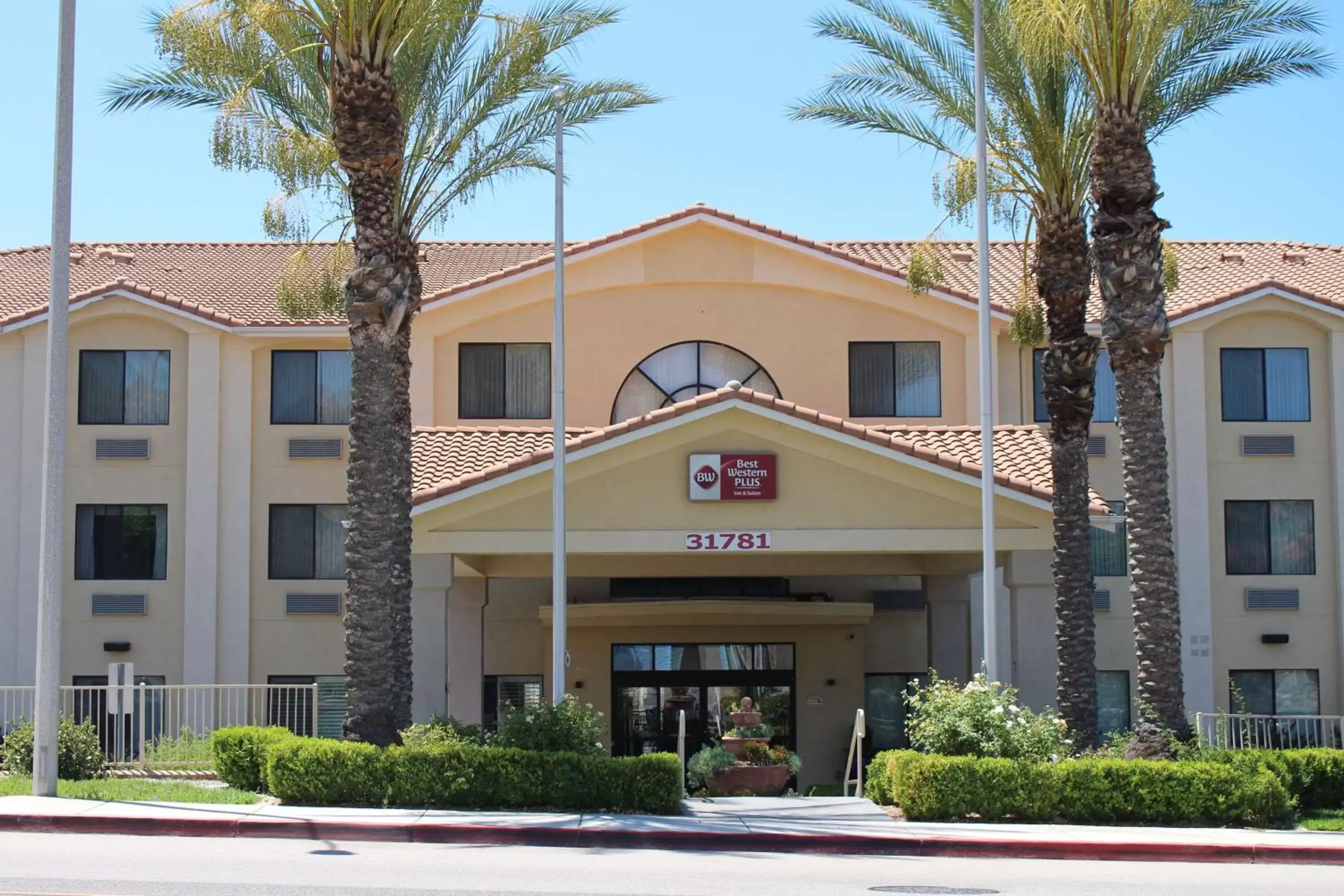 Property Building in Best Western Plus Lake Elsinore Inn & Suites