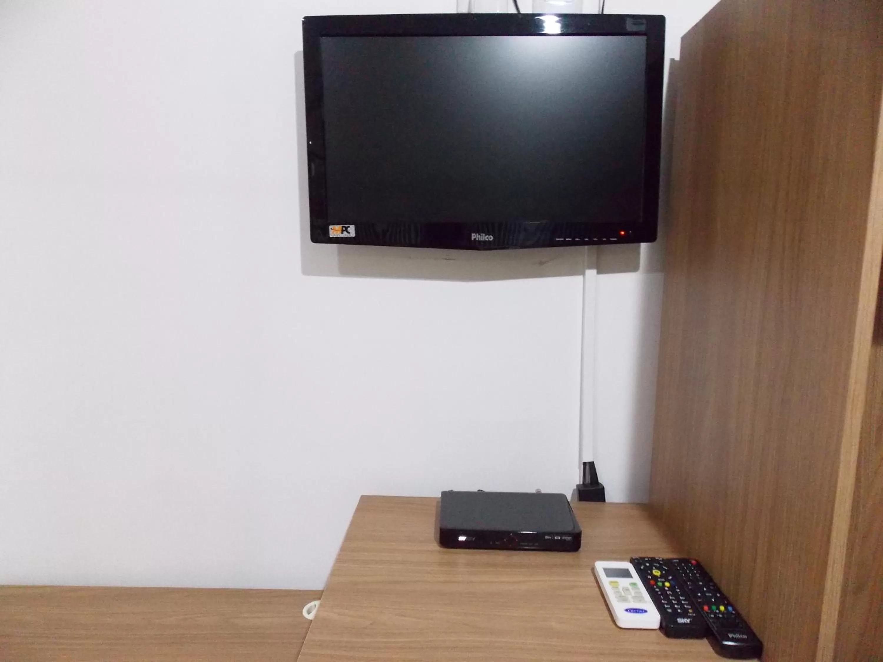 TV and multimedia, TV/Entertainment Center in Hotel Visão