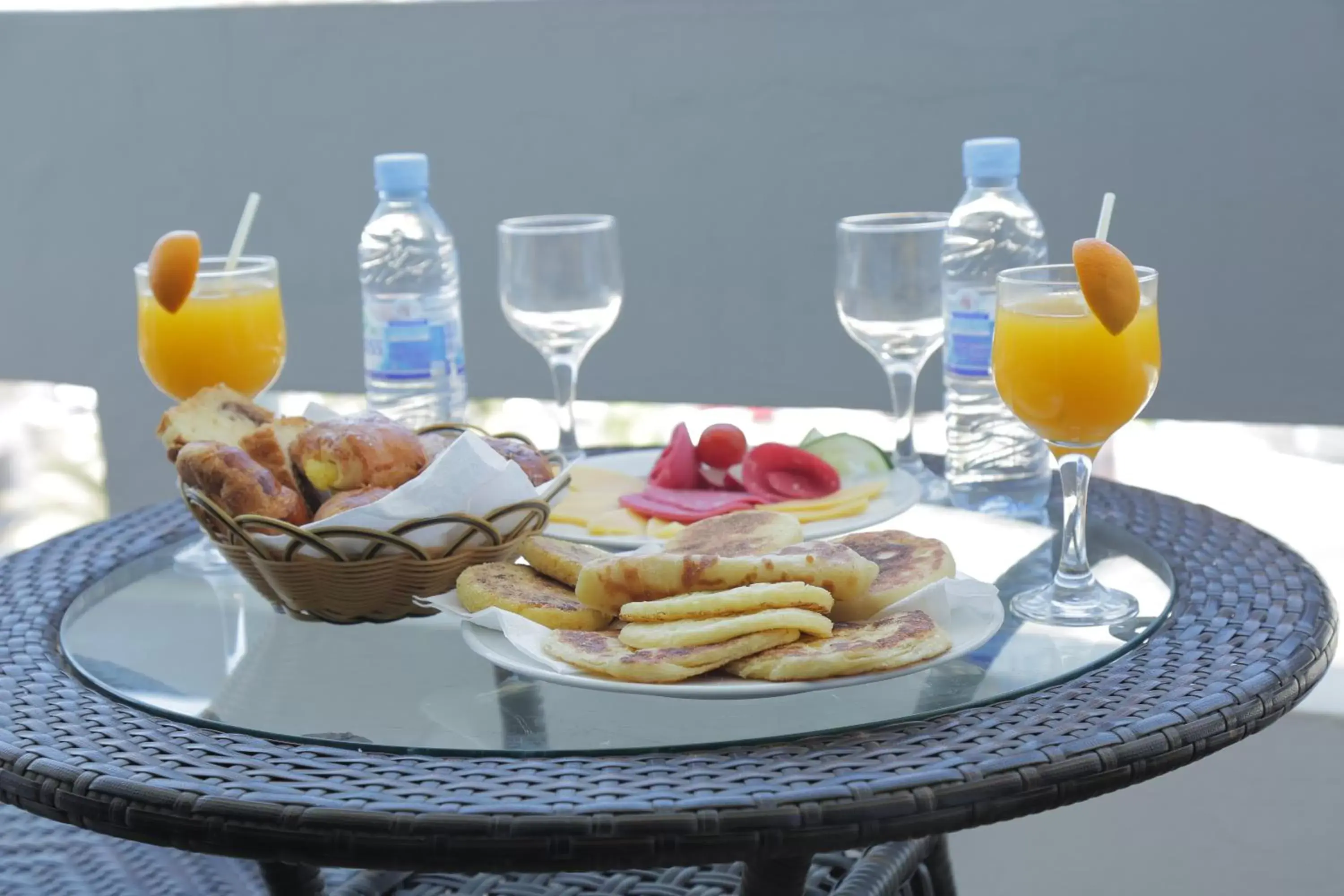 Breakfast, Food in Hotel Suisse