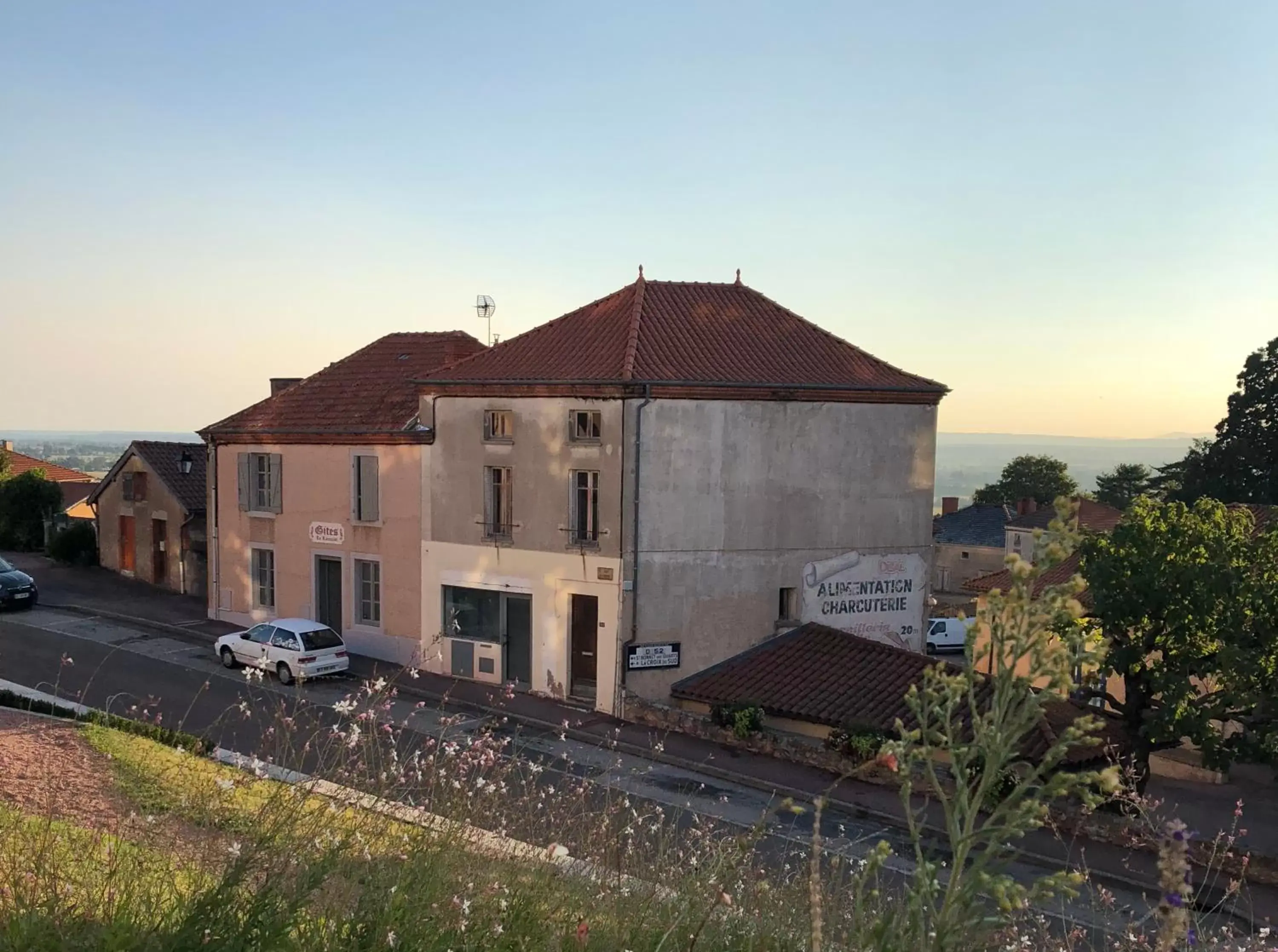 Property Building in Gites Le Lancelot