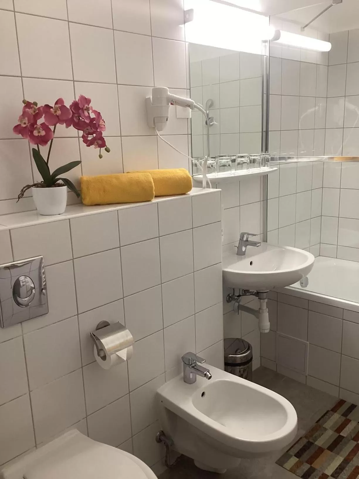 Bathroom in Svájci Lak Panzió