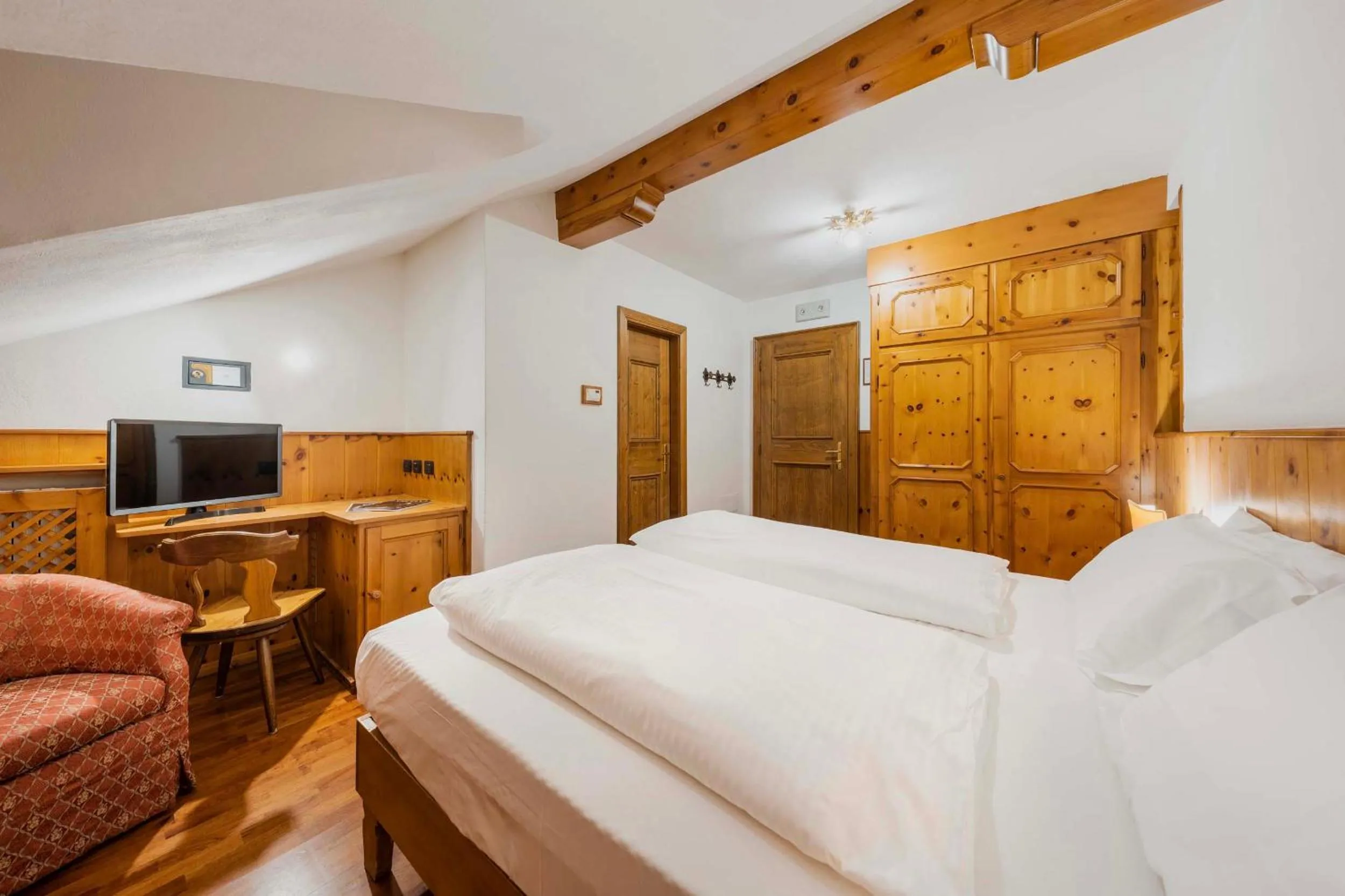 Photo of the whole room, Bed in Franceschi Park Hotel