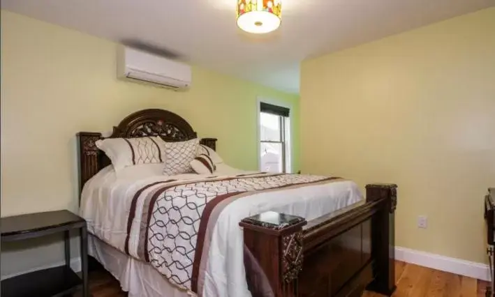 Bed in Cold Spring Hotel Bed in Cold Spring Hotel