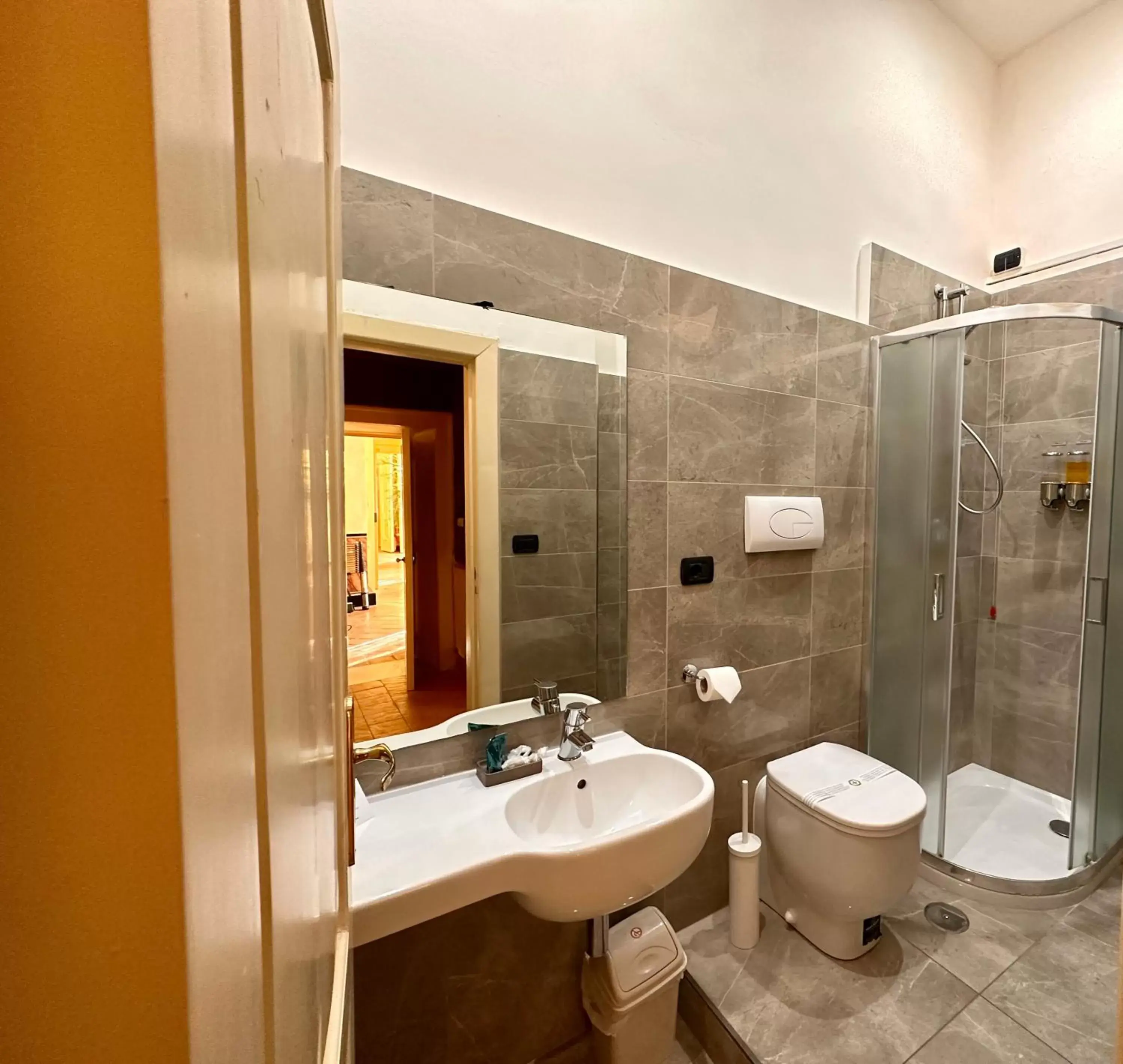 Bathroom in Casa Santangelo Suites