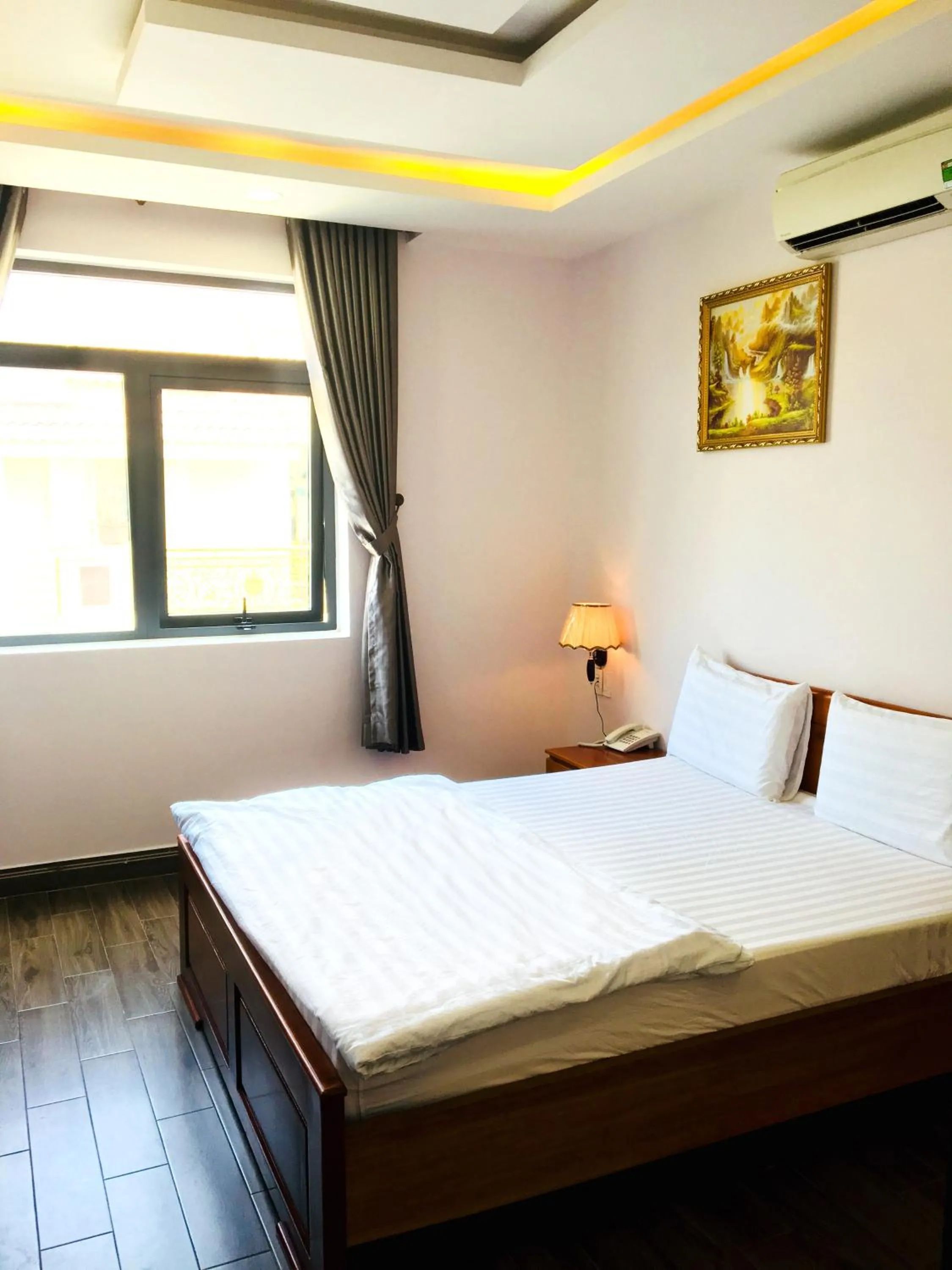 Bed in QUEEN VICTORIA Hotel