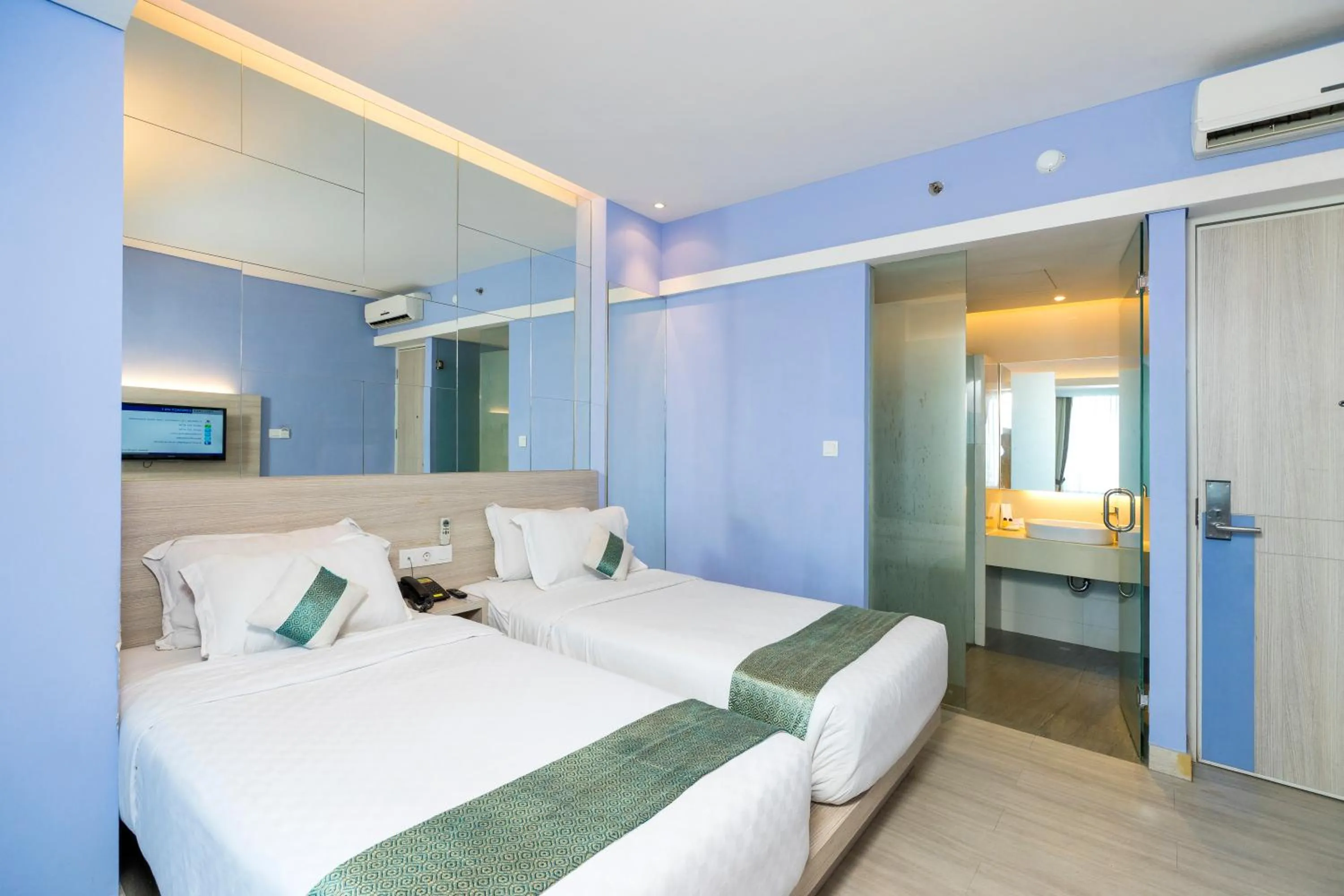 Bed in Royal City Hotel Jakarta