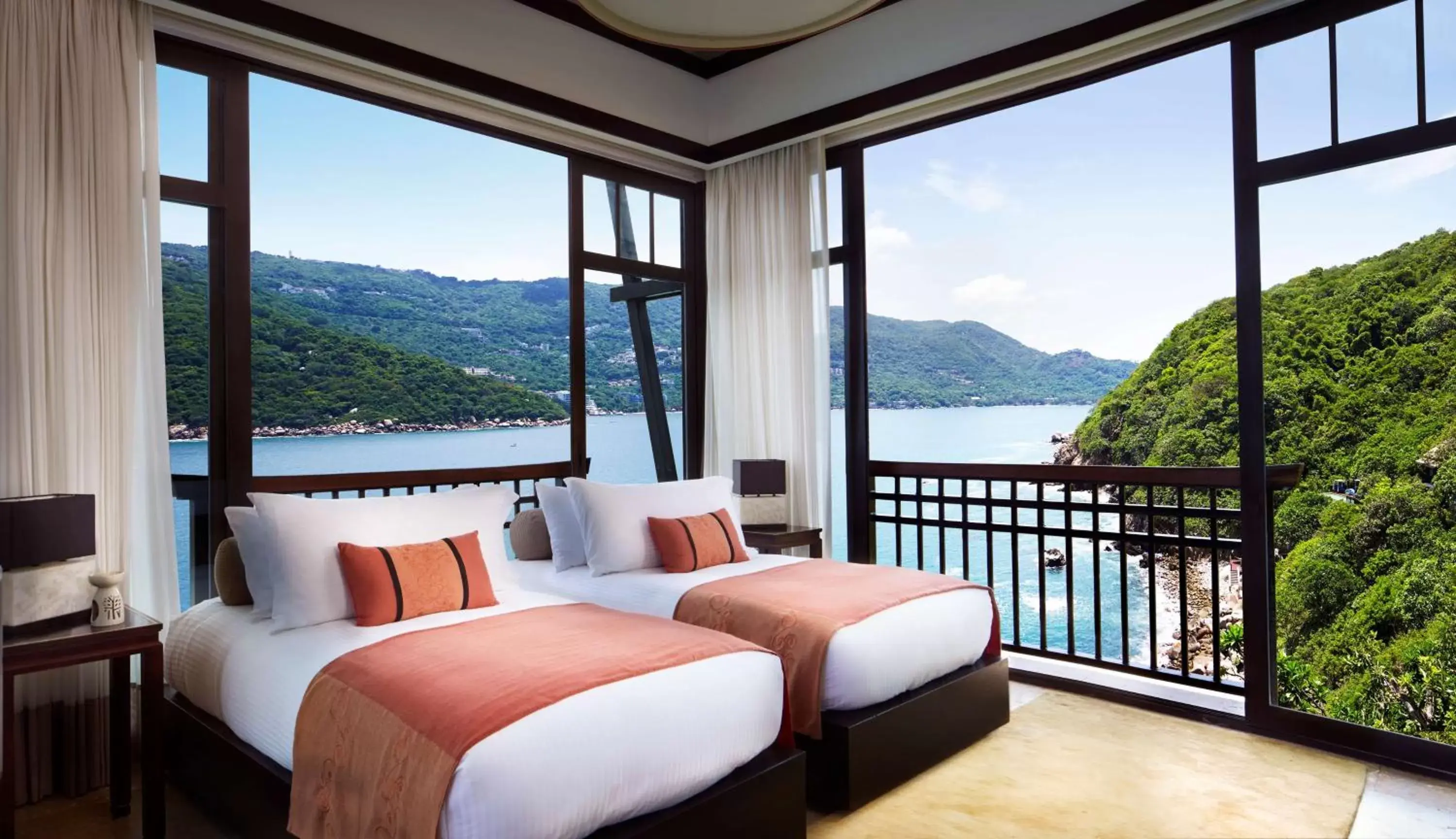 Bedroom, Mountain View in Banyan Tree Cabo Marques