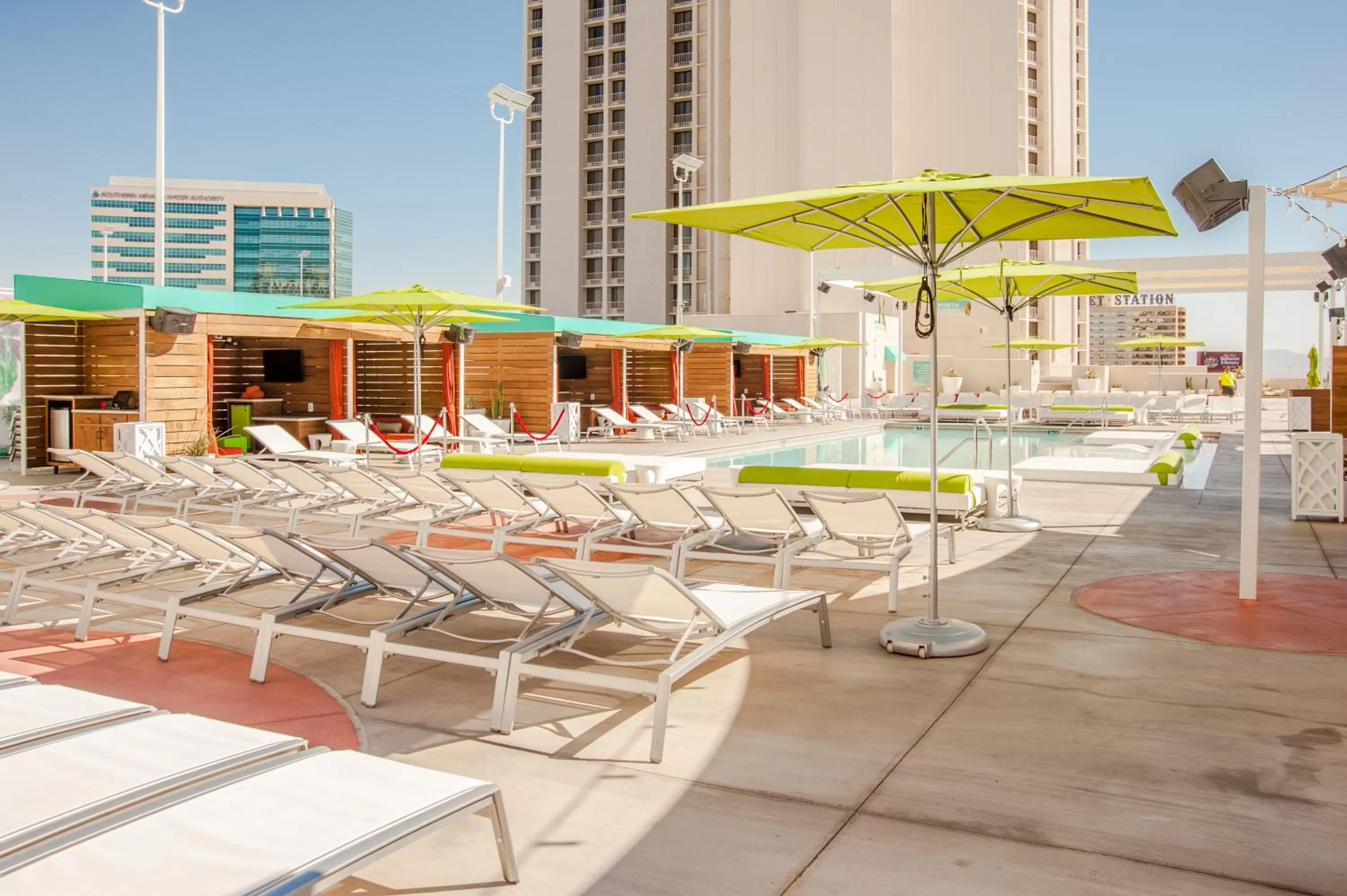 Swimming pool in Plaza Hotel & Casino