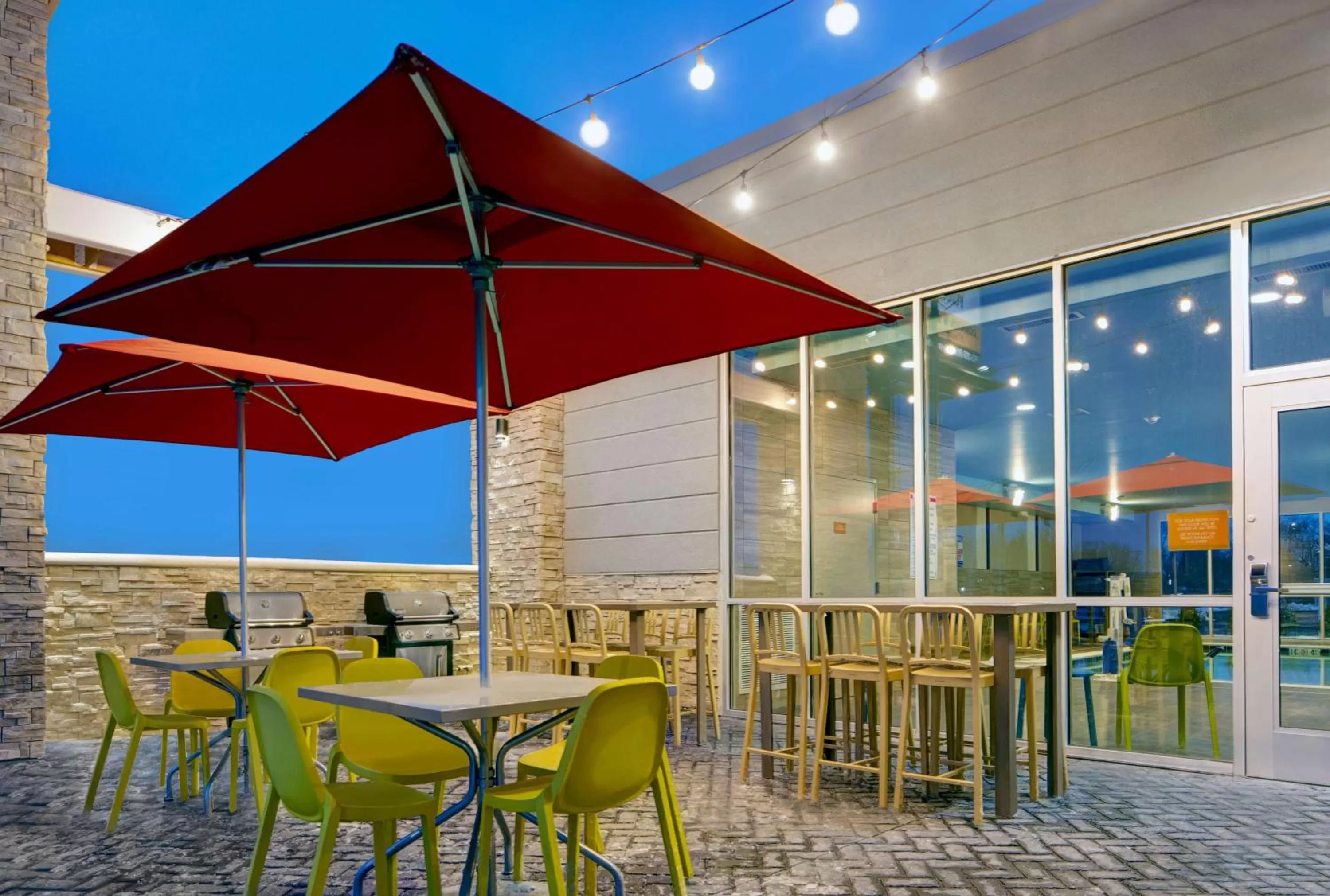 Patio in Home2 Suites By Hilton Richmond