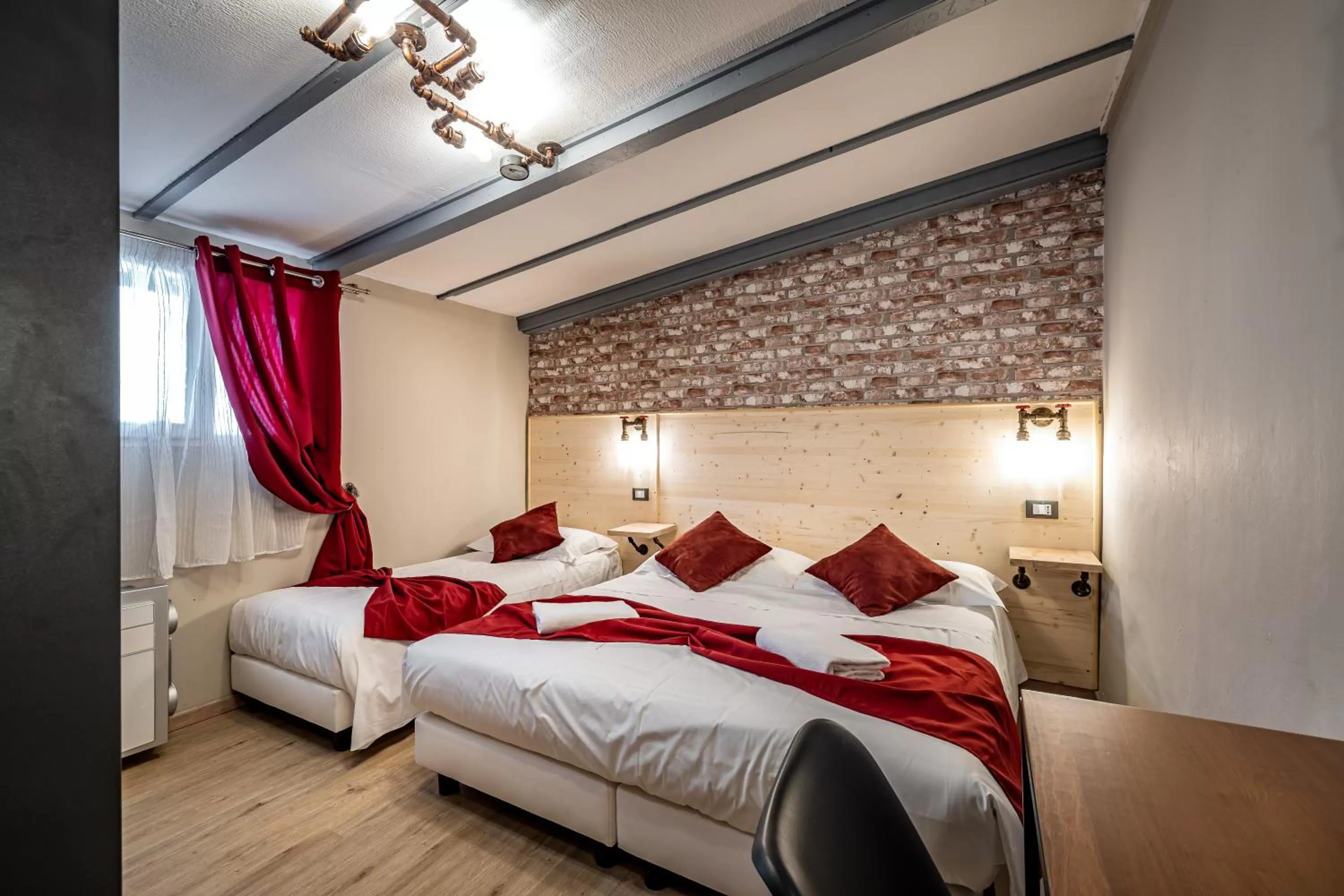 Bedroom, Bed in HOTEL VENETO con accesso ZTL