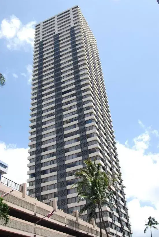 Property Building in Waikiki beach modern studio No resort fee Best location