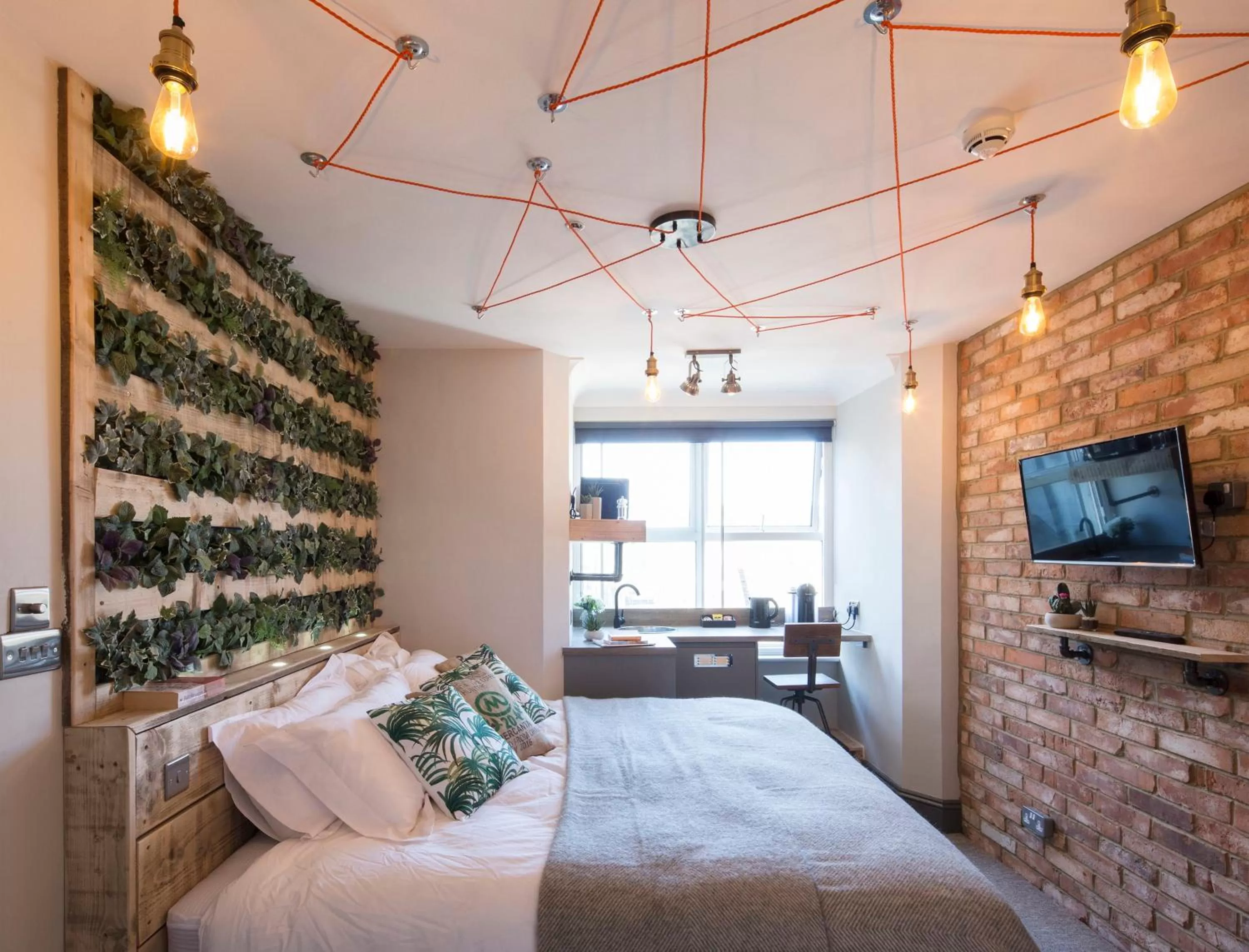 Bed in One Broad Street