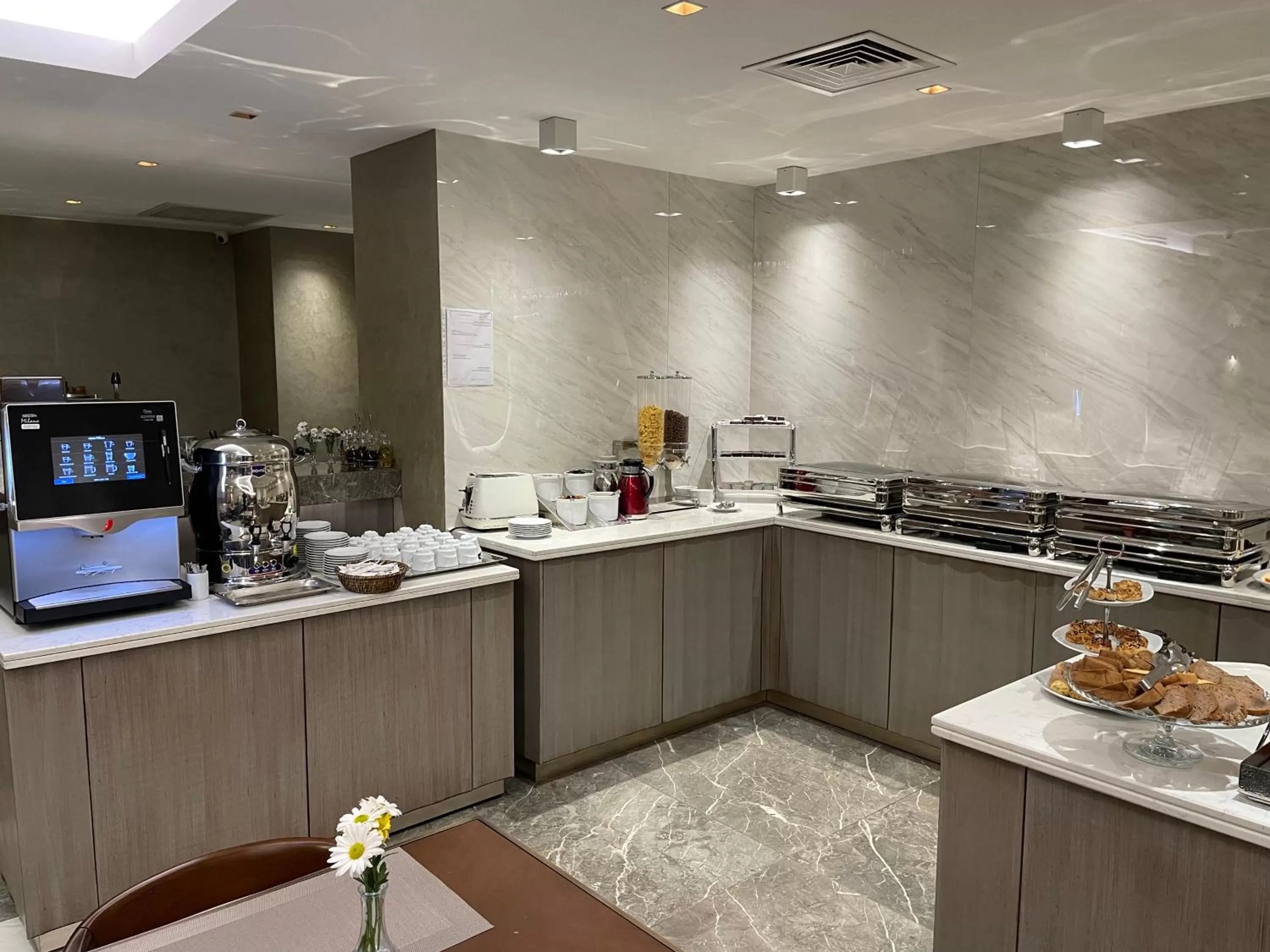 Buffet breakfast in Asur Hotel